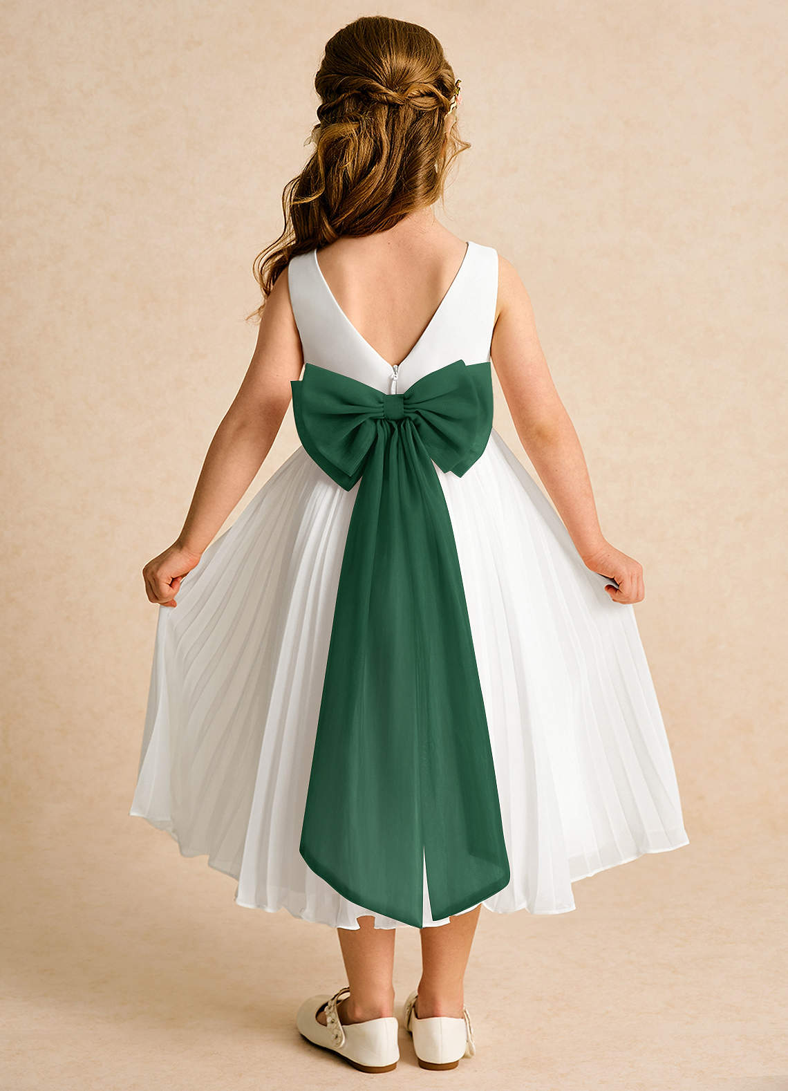Azazie Margot Abiti da Ragazza di Fiori Abito A-Line in Chiffon Plissettato Avorio Verde Scuro image1
