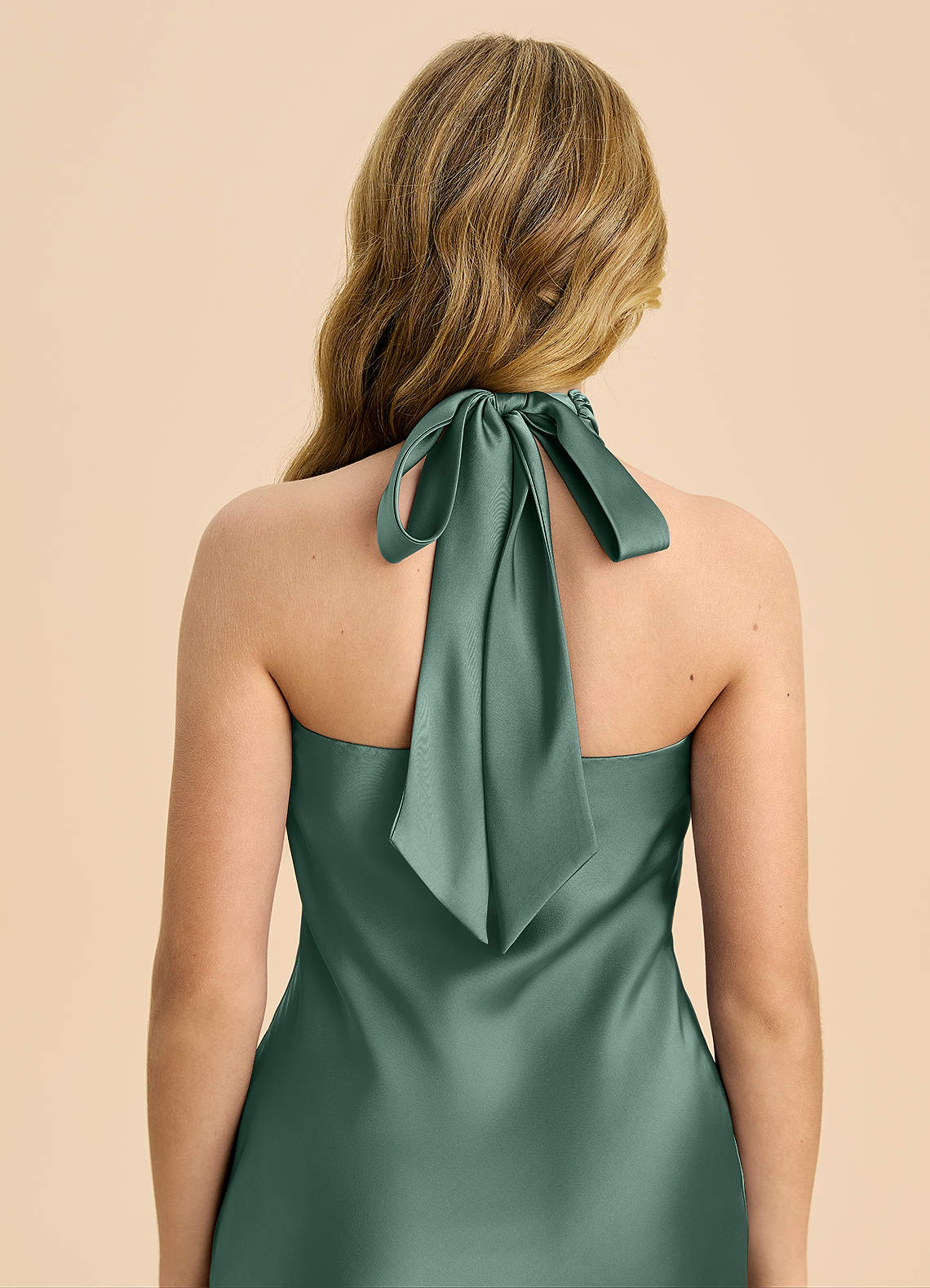 Azazie Chickie Junior Robe Fourreau en Satin extensible Plissée Eucalyptus image5