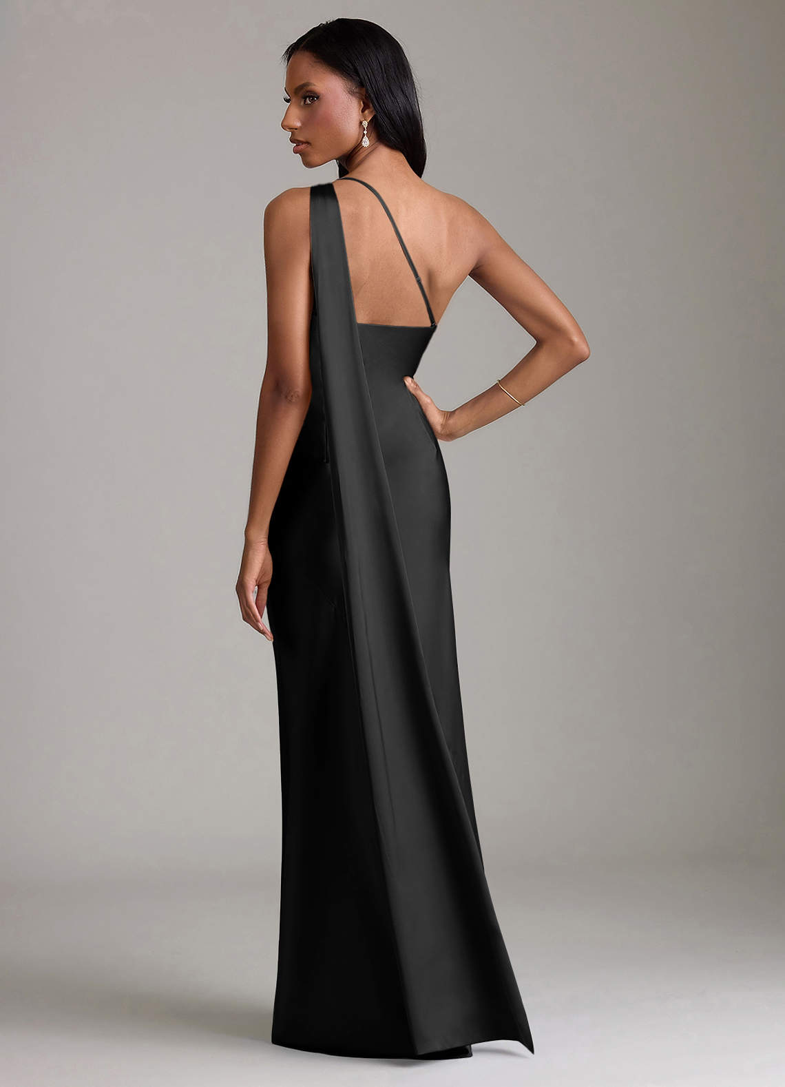 Azazie Juniper Brudtärnklänningar Klä av Sjöjungfru i Stretch Satin Ena axeln Svart image5