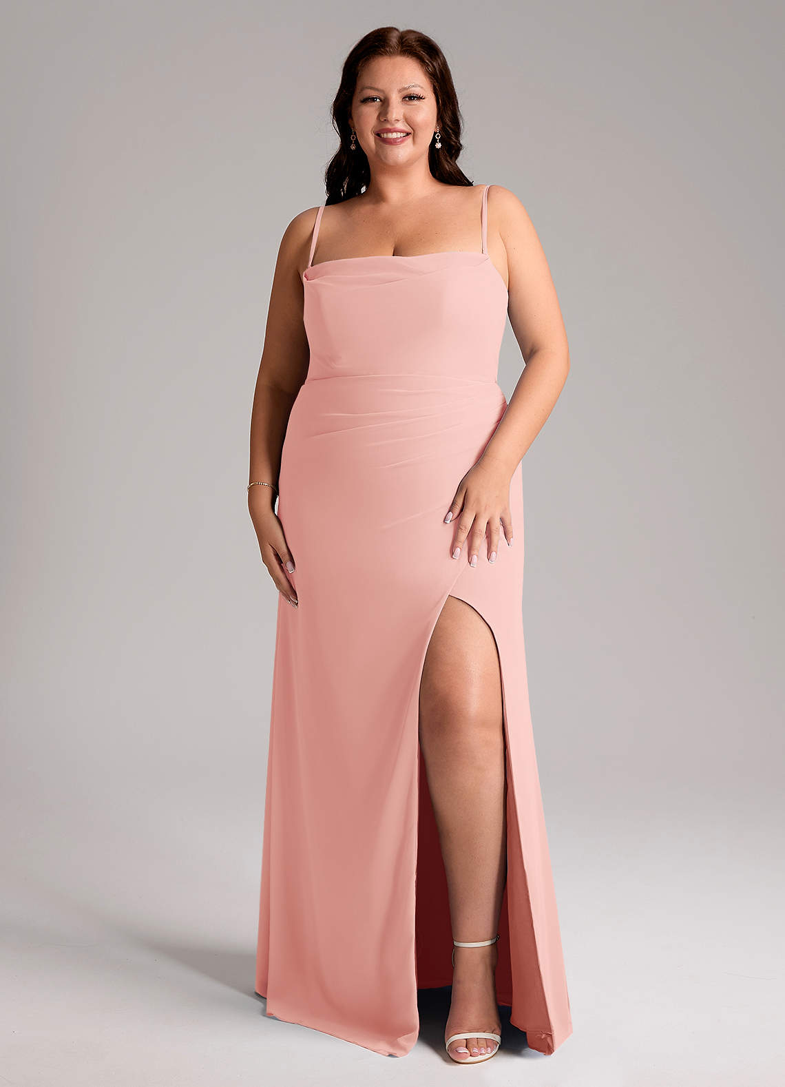 Azazie Leonis Vestidos de damas de honor Vestido de Rosetón de Gasa de Corte Recto Convertible con Sin tirantes image1