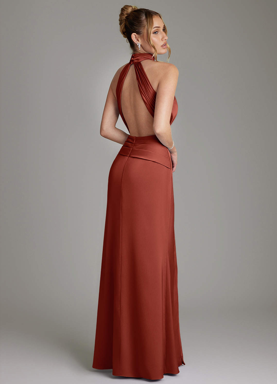 Azazie Gracelynn Vestidos de madrinha de casamento Vestido Terracota de Cetim elástico de Bainha com Plissado image8