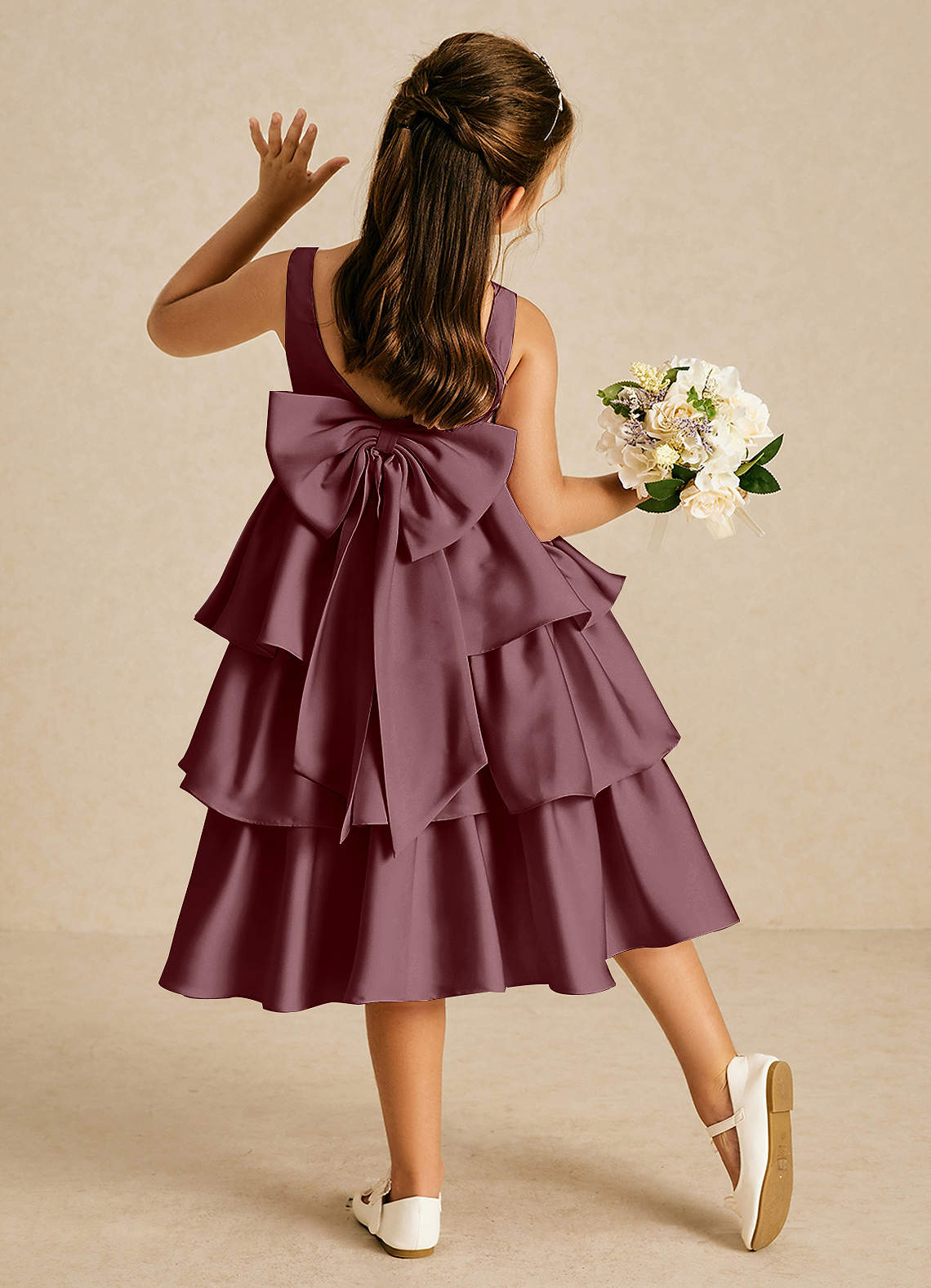 Azazie Margery Robe Demoiselle D'honneur Fillette Robe Trapèze en Satin extensible Arc Sangria image1