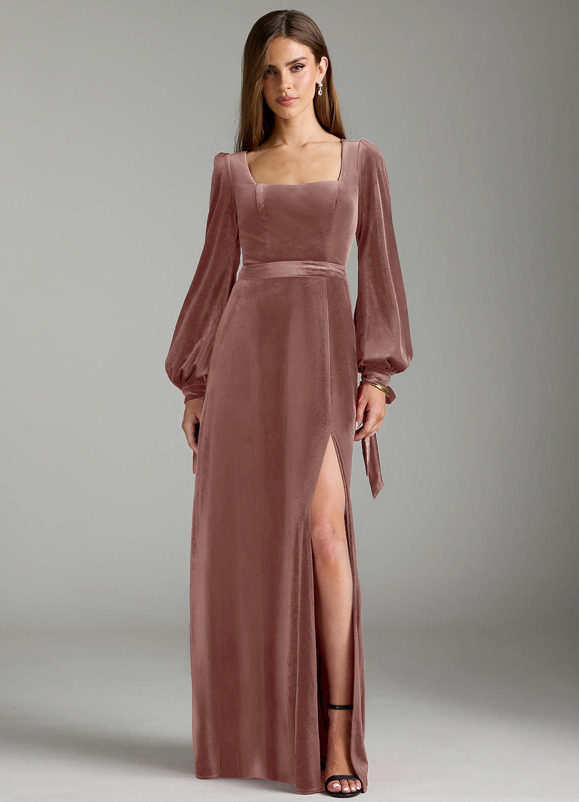 Azazie Leonia Robes de demoiselle d'honneur Robe Trapèze en velours Manche longue Rustikale Rose image1