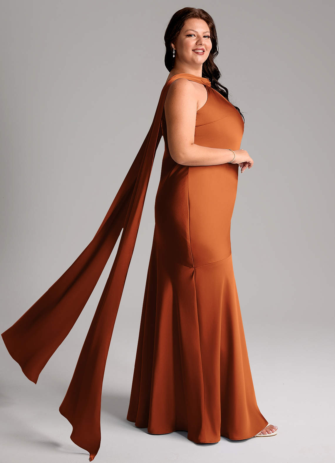 Azazie Kinsley Jurken voor thuis passen Jurk van Stretch Satijn met Zeemeermin Zijsplit Zwart image8