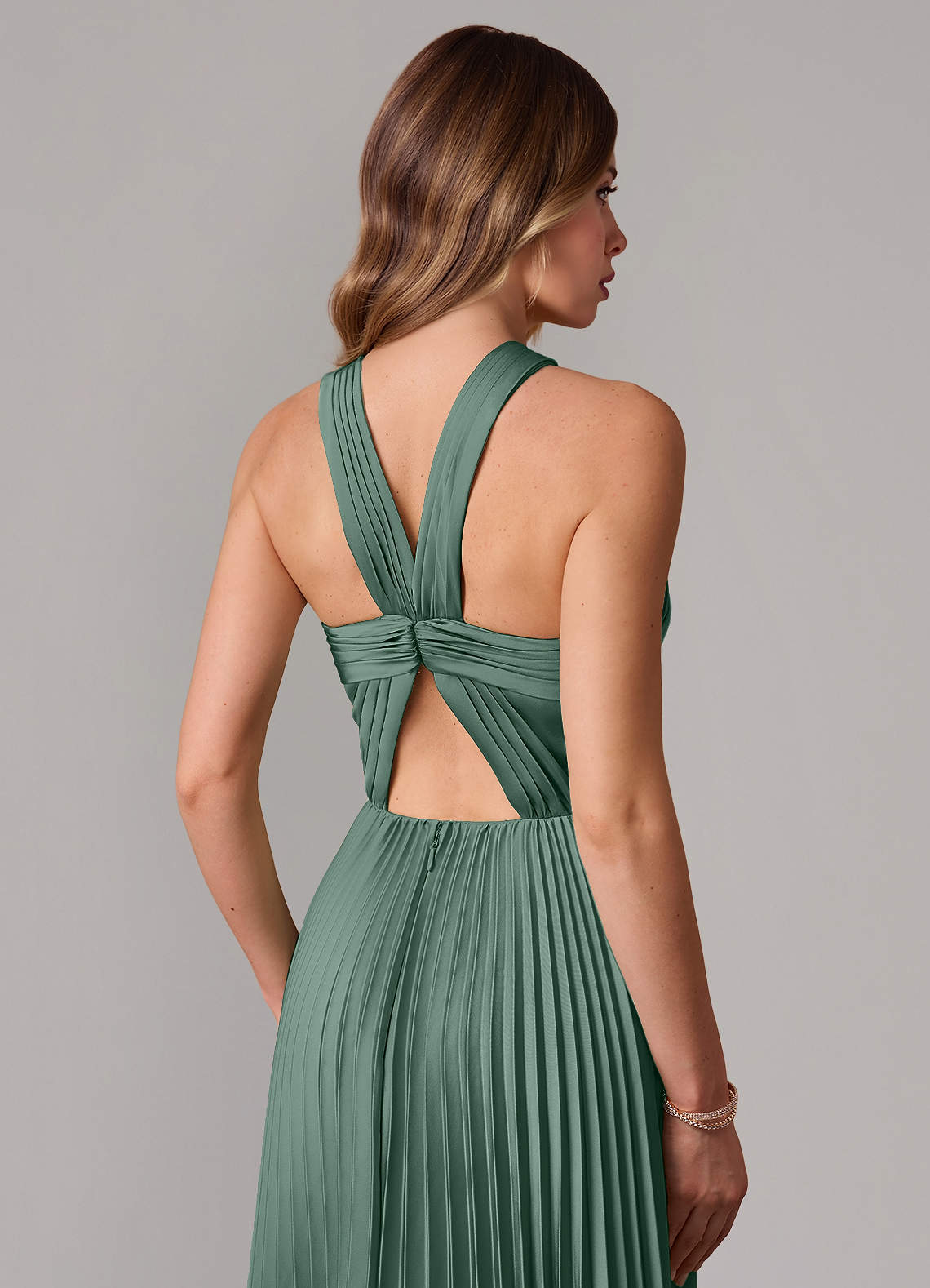 Azazie Afra Abiti da Damigella Abito A-Line in Raso Elasticizzato Plissettato Eucalipto image5