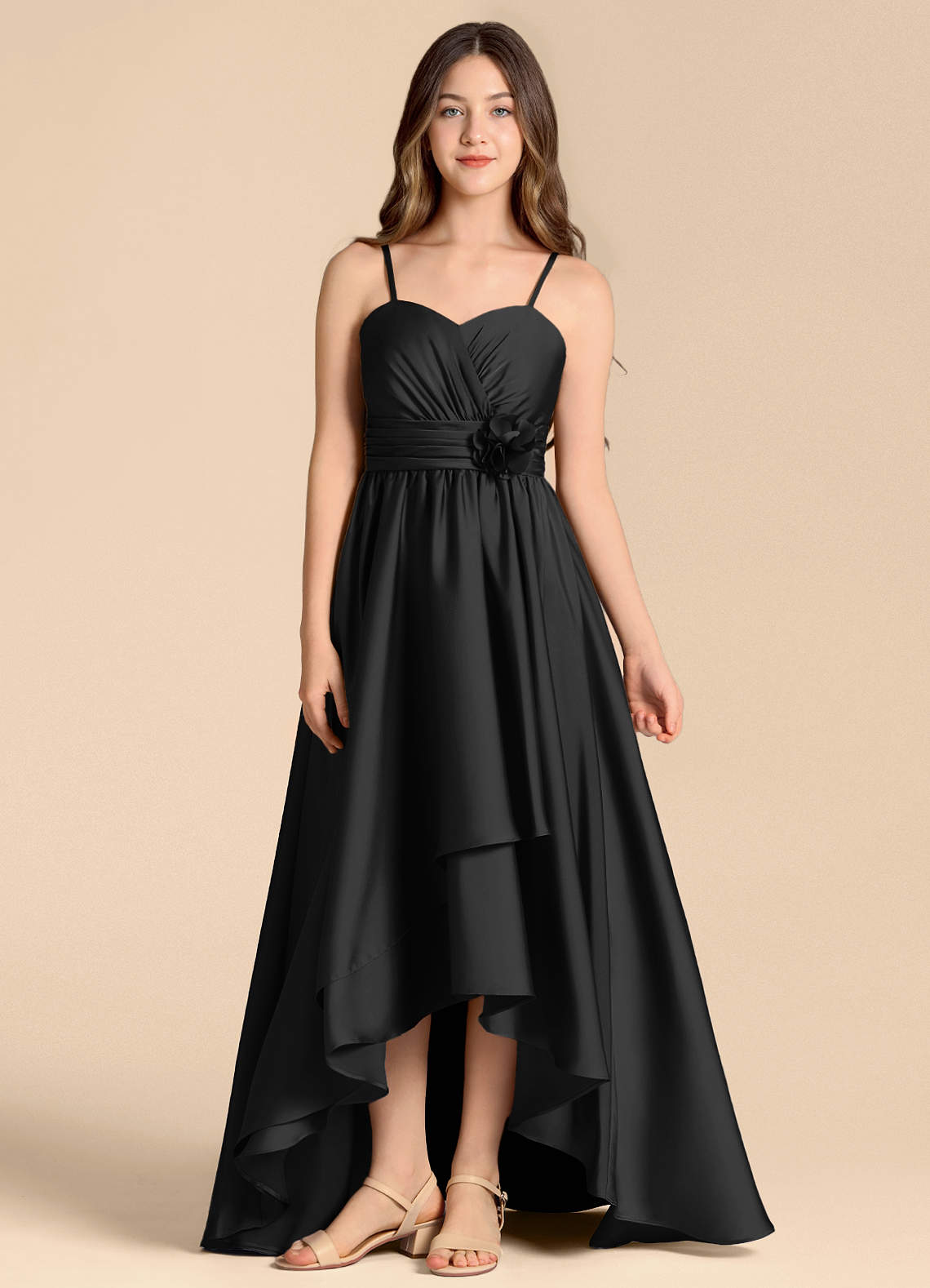 Azazie Catalina Junior Abito A-Line in Raso Elasticizzato Scollo a Cuore Nero image1