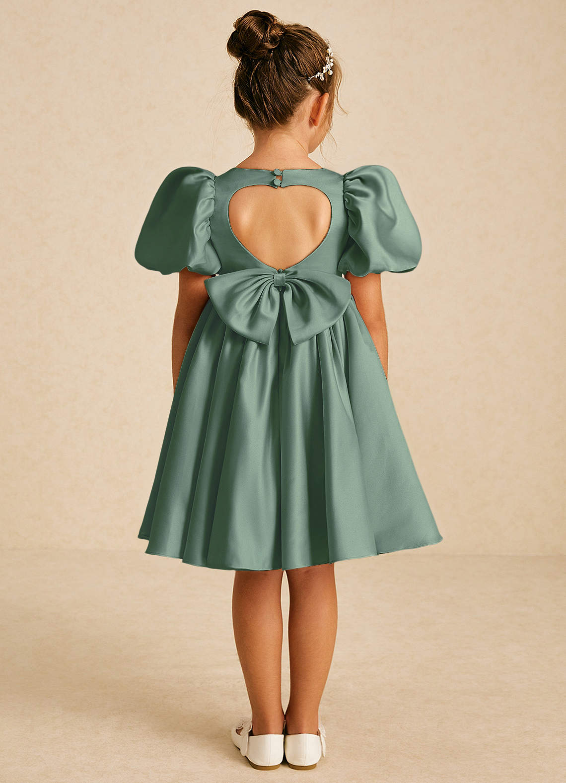Azazie Muffin Robe Demoiselle D'honneur Fillette Robe Trapèze en Mat Satiné avec manches Eucalyptus image1