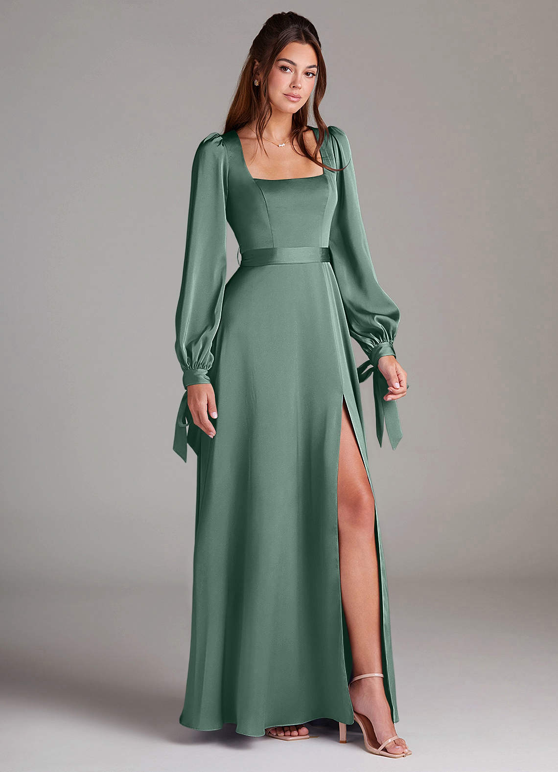 Azazie Leonia Robes de demoiselle d'honneur Robe Trapèze en Satin extensible Manche longue Eucalyptus image2