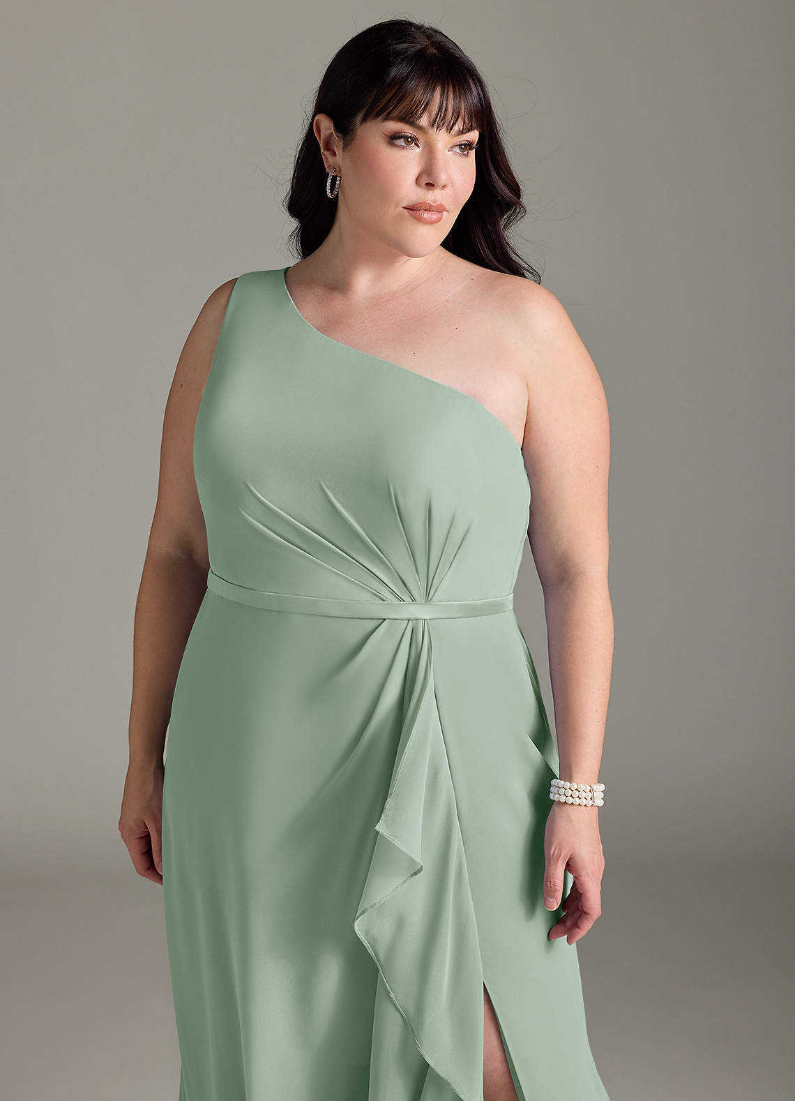 Azazie Liza Robes de demoiselle d'honneur Robe Sirène en Mousseline de soie Une épaule Agave image9