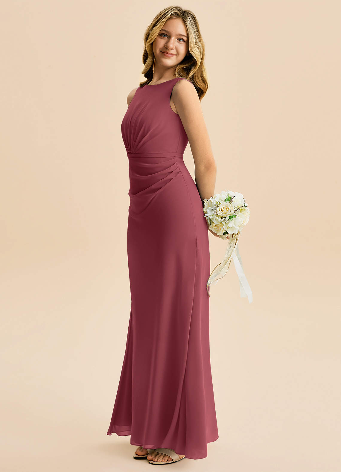 Azazie Floris Junior Vestido de Merlot de Gasa de Corte en A con Plisado image4