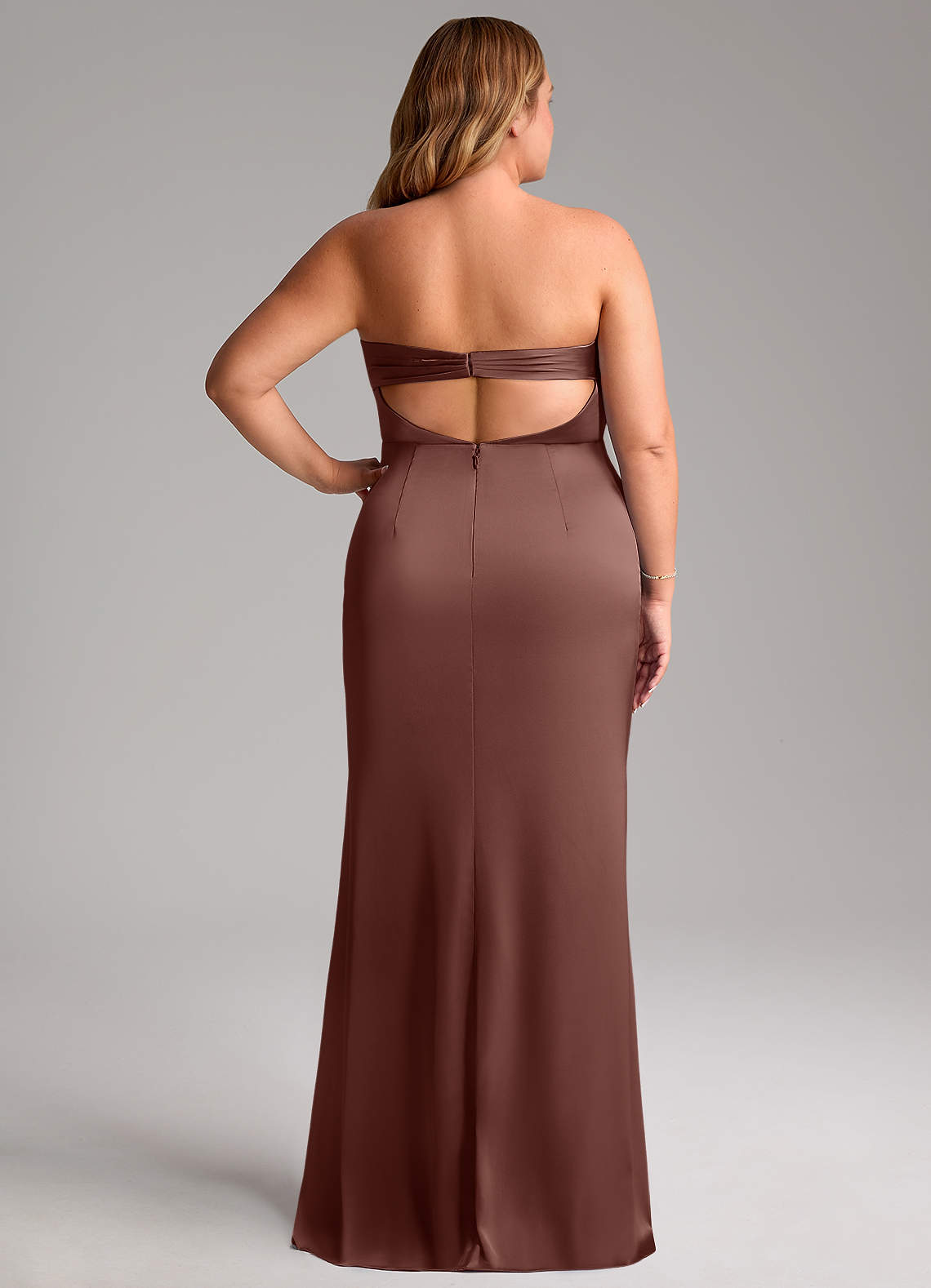 Azazie Leonis Vestidos de madrinha de casamento Vestir Café Expresso de Cetim elástico de sereia com Plissado image8