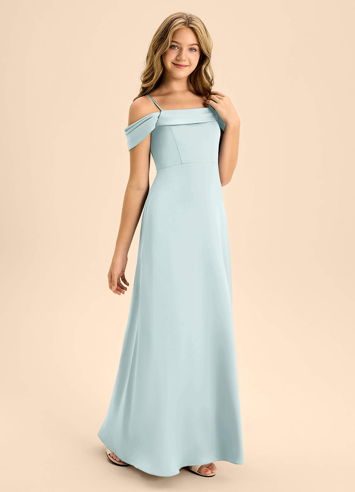 Azazie Anselie Junior Vestido de Neblina de Satén Elástico de Corte en A con Vestidos sin tirantes image4