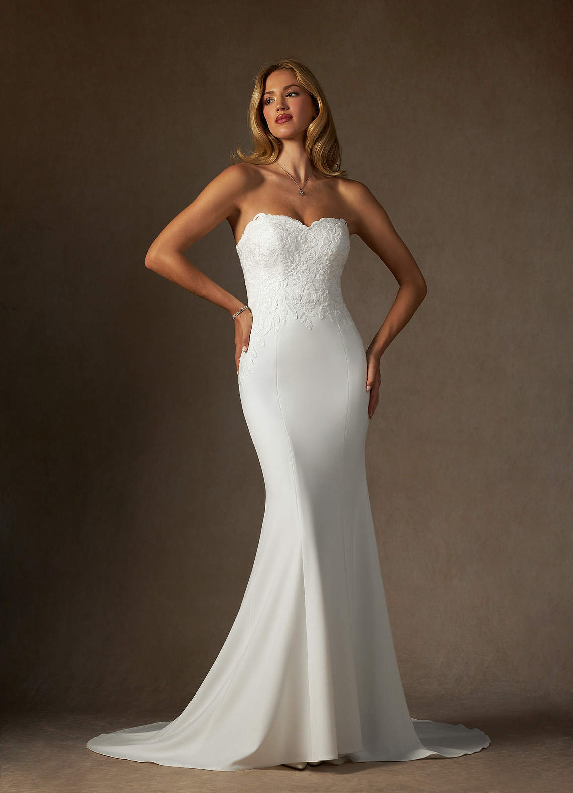 Azazie Antheia Vestidos de novia Vestido de Diamante Blanco de Crepé elástico de Corte Sirena con Lentejuela image1