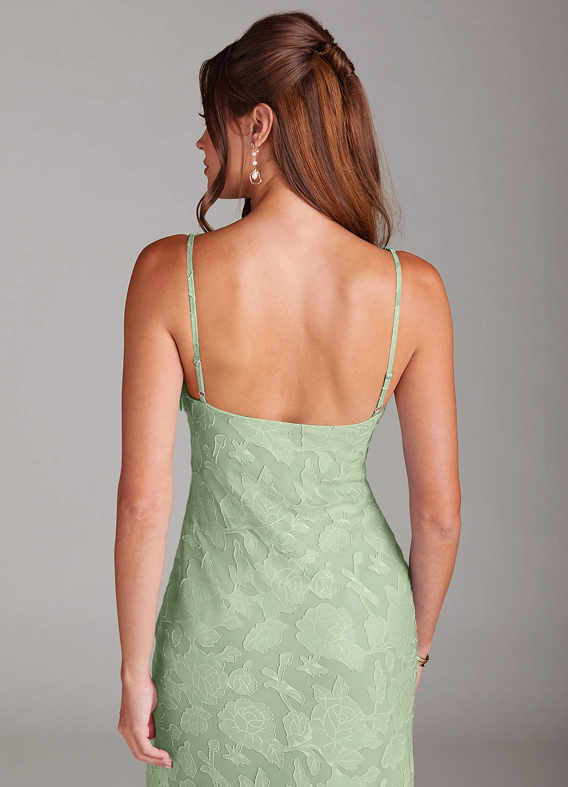 Azazie Tianna Robes de demoiselle d'honneur Robe Fourreau en Blumen-Burnout Dentelle Vert Sauge image6