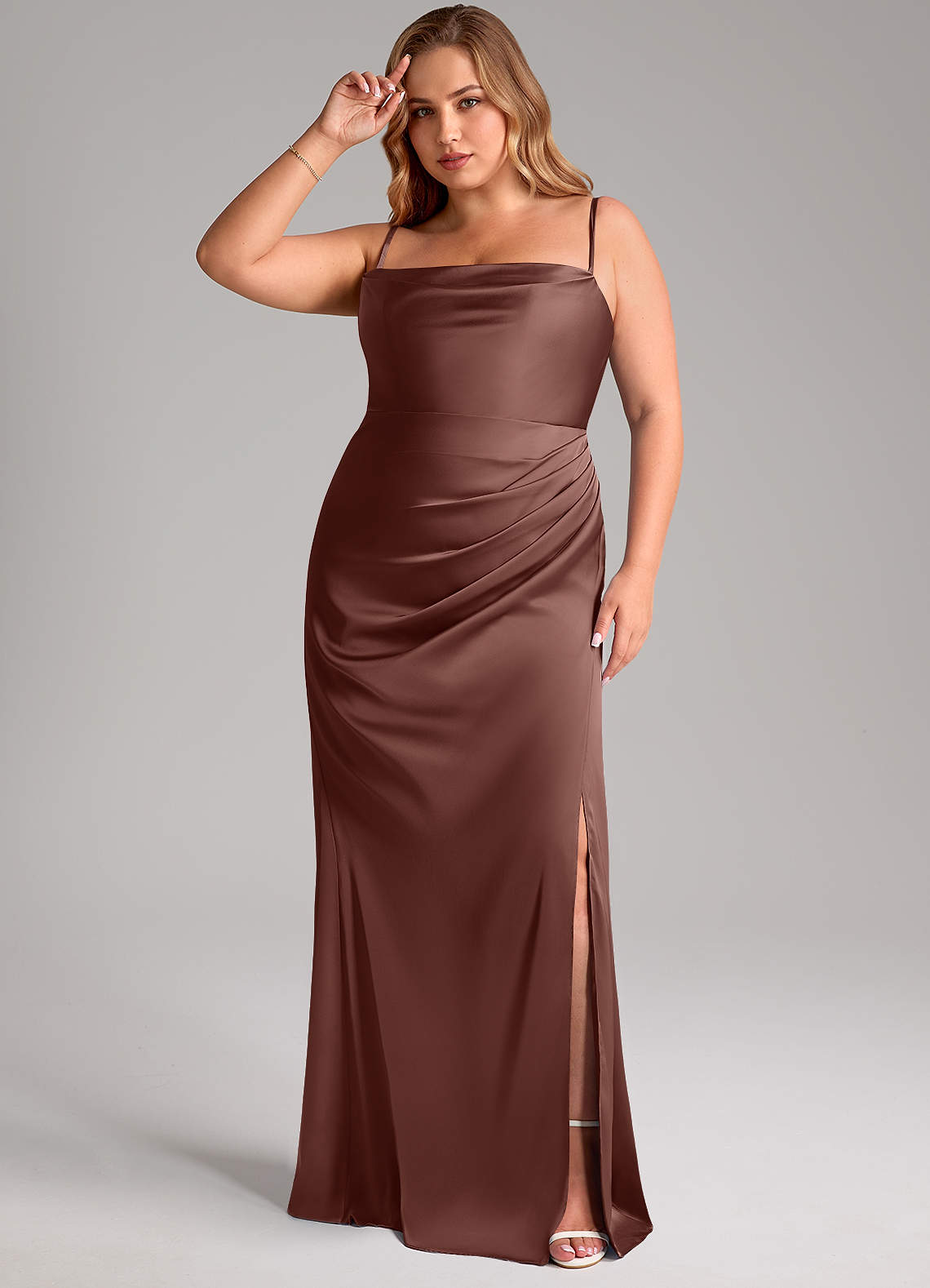 Azazie Leonis Vestidos de madrinha de casamento Vestir Café Expresso de Cetim elástico de sereia com Plissado image10