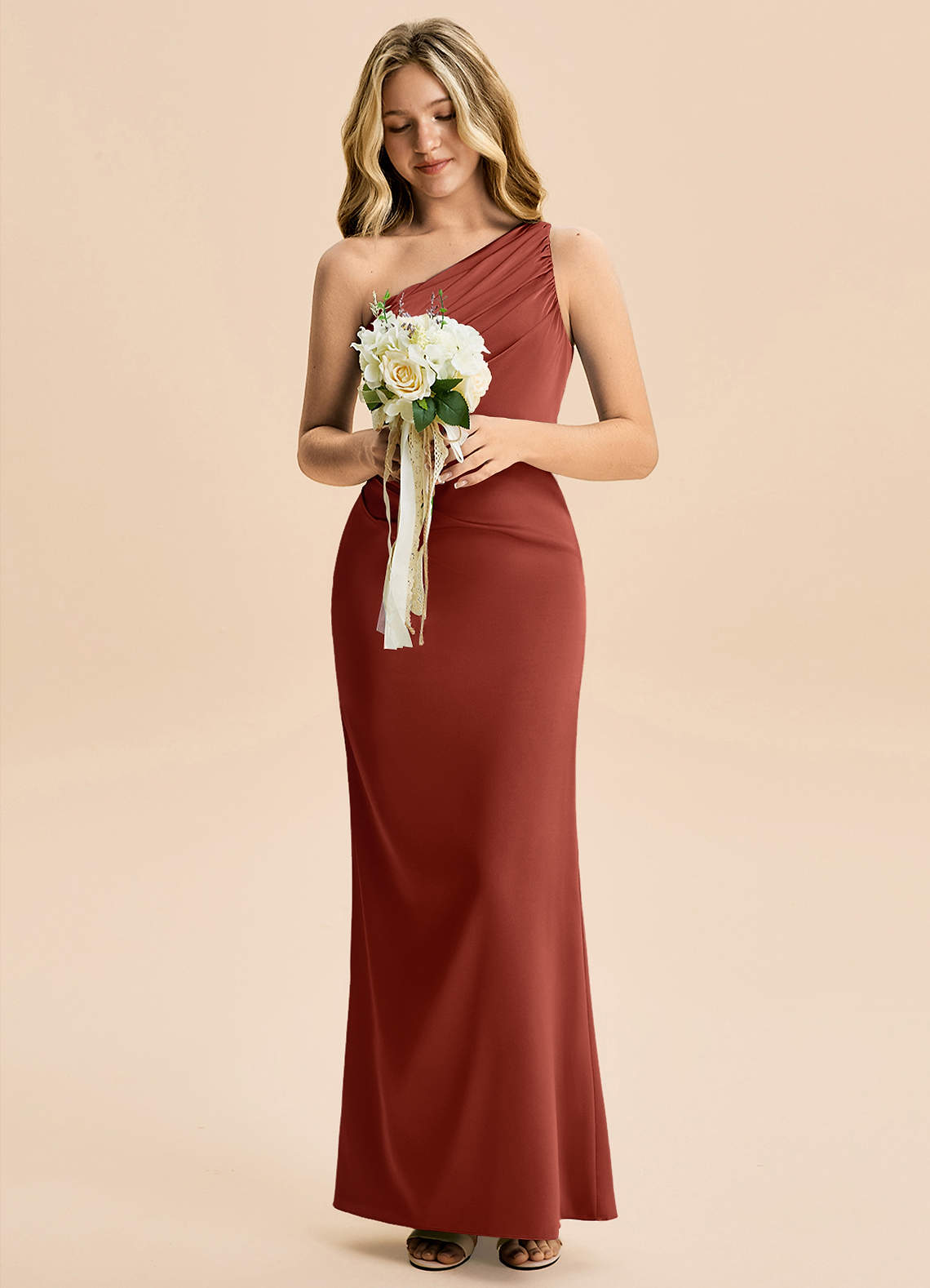 Azazie Akilah Junior Robe Fourreau en Satin extensible Plissée Terracotta image3