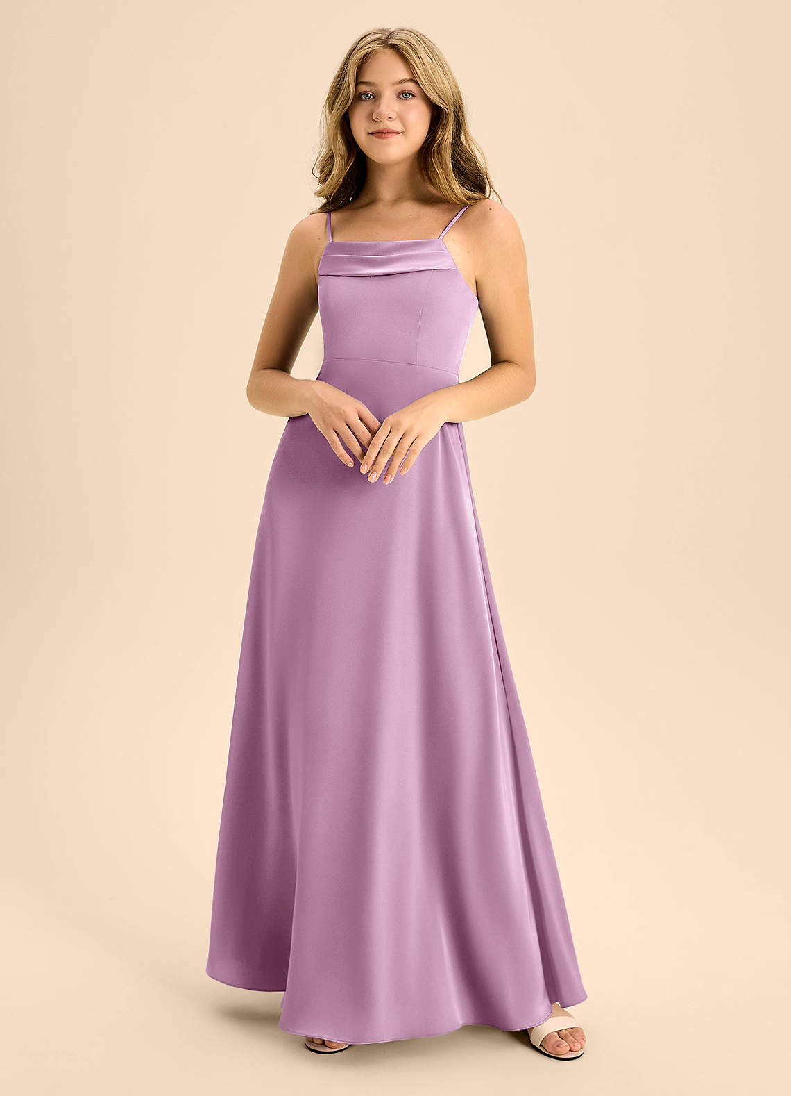 Azazie Anselie Junior Vestido Glicínia de Cetim elástico de Linha A com Fora do ombro image2