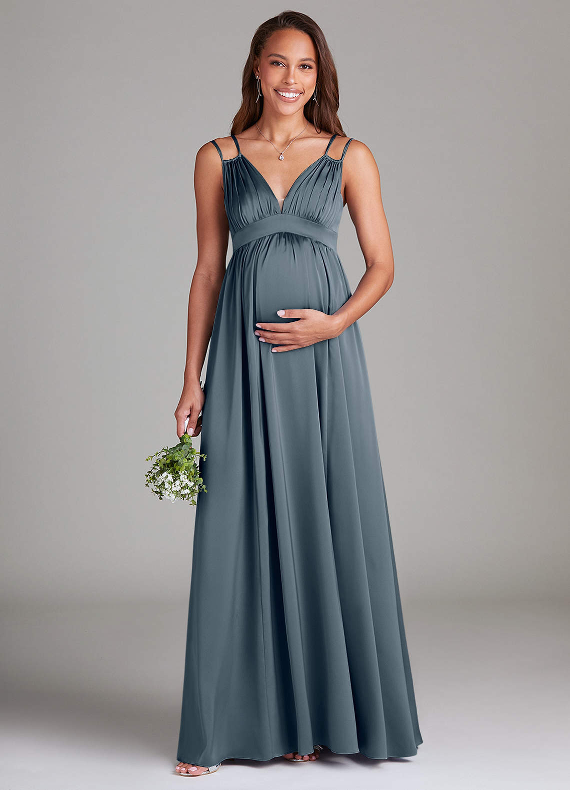 Azazie Emree vestidos de dama de honor de maternidad Vestido de Corte En A Con bolsillos Hasta el suelo Satén Elástico image1