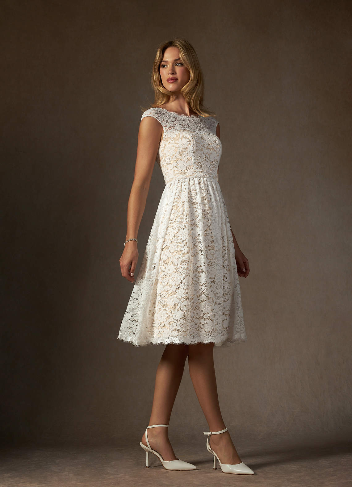 Azazie Ginnie Abiti da Sposa Abito A-Line in Pizzo Bianco Diamante Champagne image4