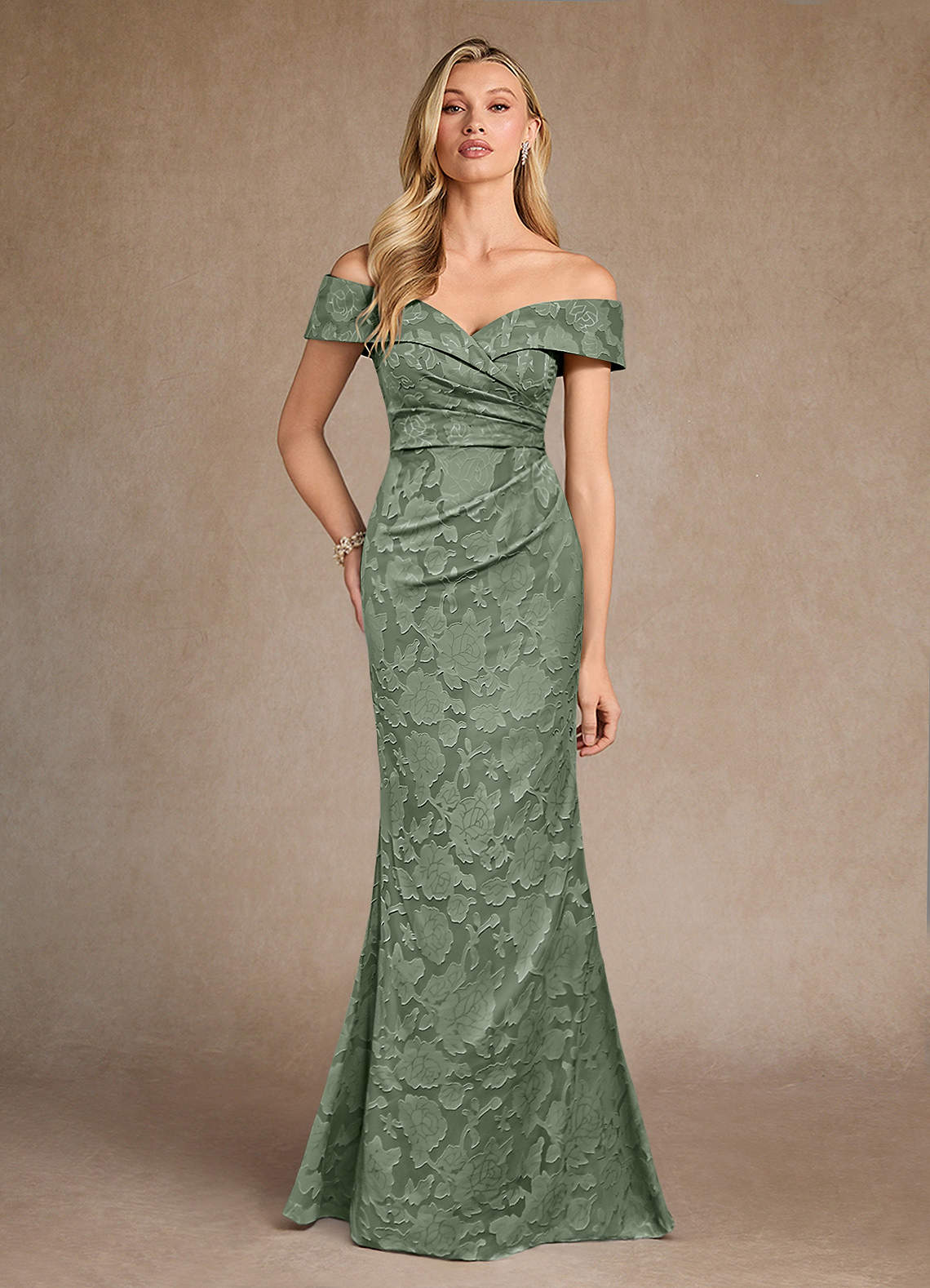 Azazie Canton Mère de la mariée Robes Robe Sirène en Blumen-Burnout Épaule décolletée Matcha image1