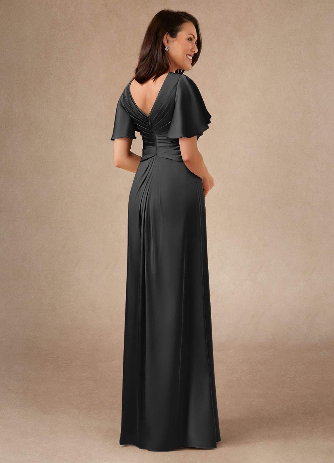 Azazie Emmeline Mère de la mariée Robes Robe Trapèze en Satin extensible Plissée Noir image1