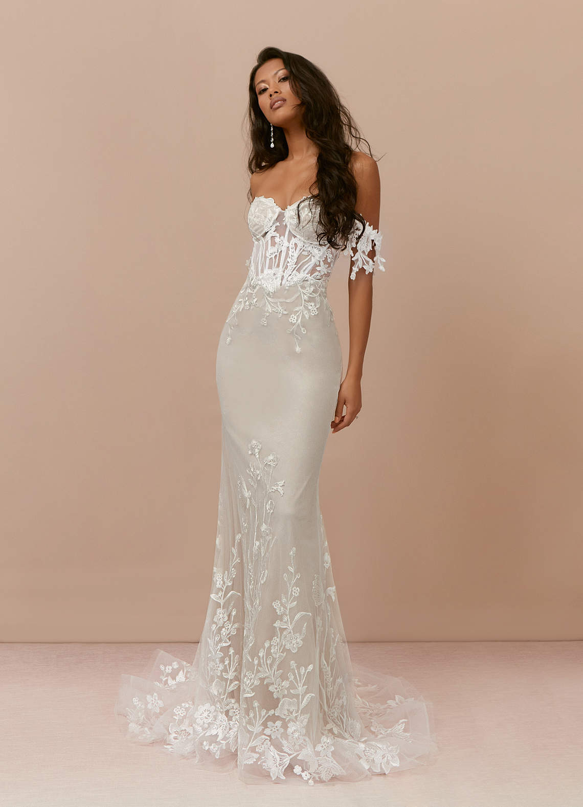 Azazie Evergarden Abiti da Sposa Abito A-Line in Tulle Lustrini Diamante Bianco Sabbia image1