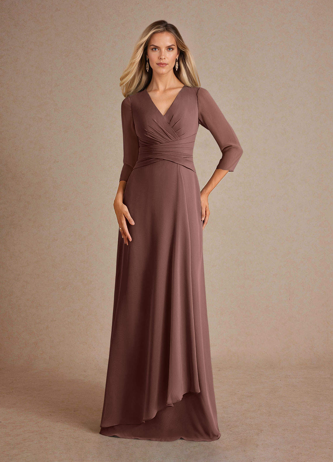 Azazie Mayfield Vestidos para mãe da noiva Vestido Café Expresso de Chiffon de Linha A com Plissado image1