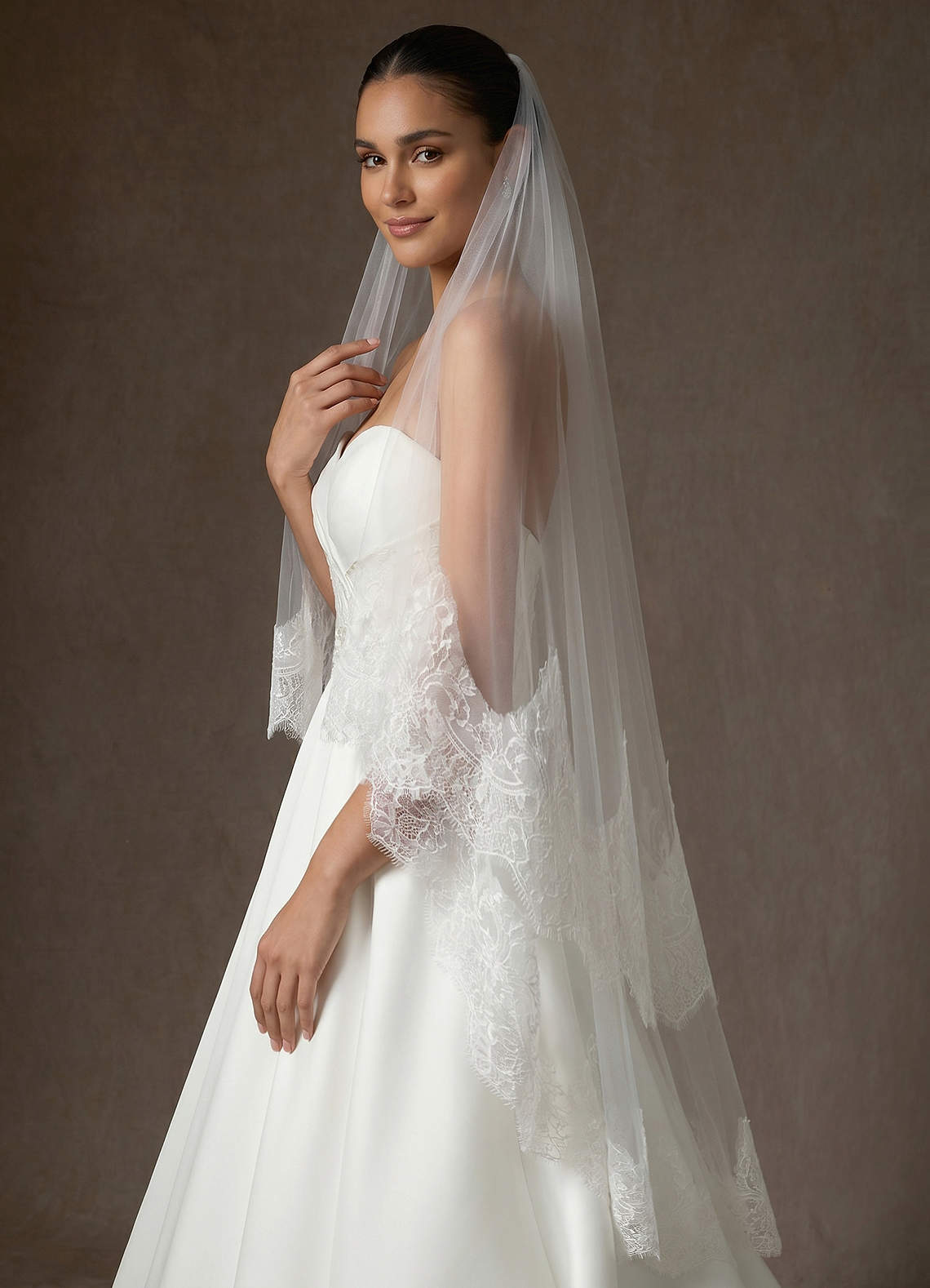 front Two-Tier Scalloped Lace Evangeline Fingertip Veil