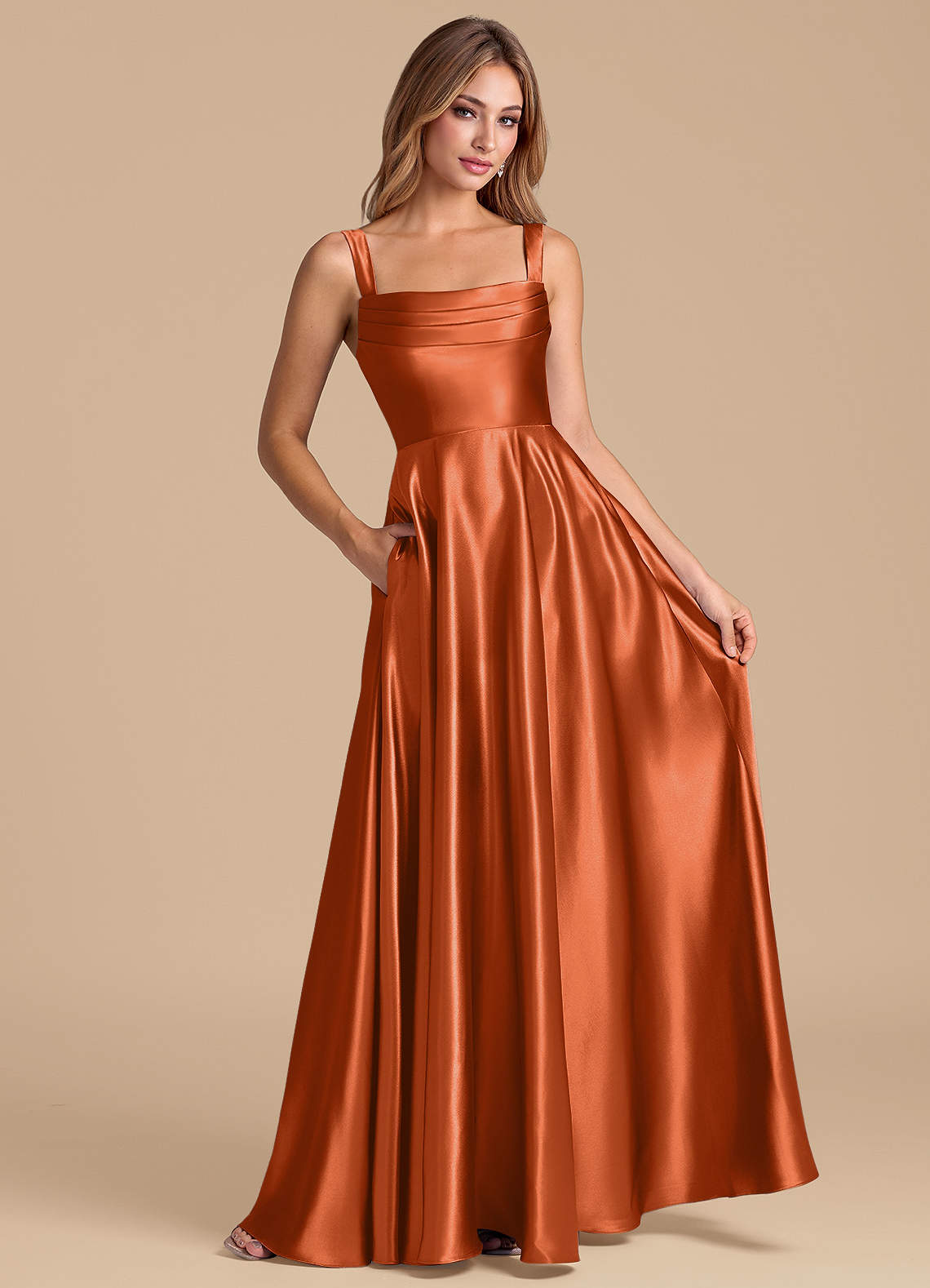 Azazie Shaude Vestidos de damas de honor Vestido de Naranja Quemada de Satén Metálico de Corte en A con Plisado image2