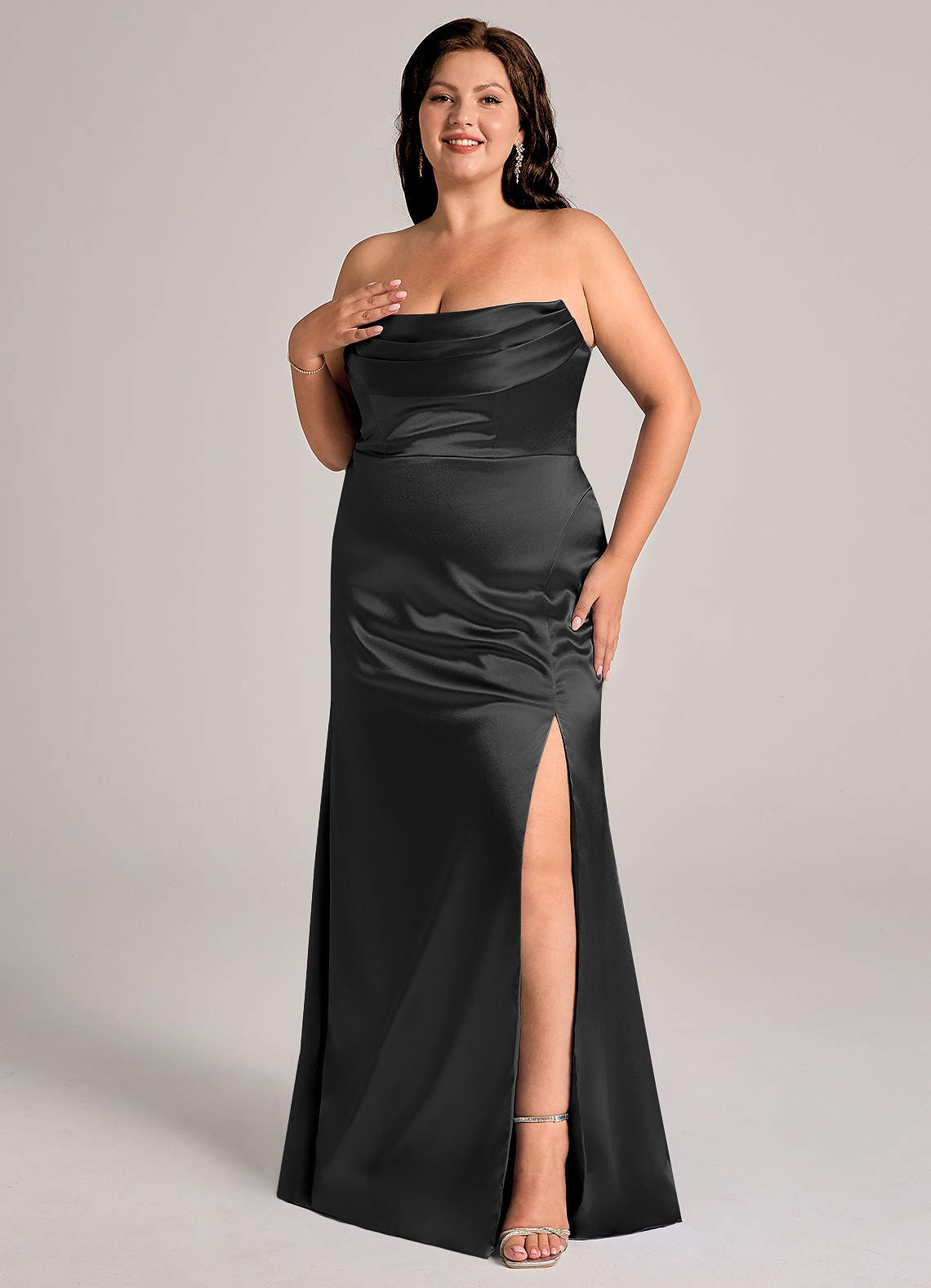 Azazie Saige Jurken voor thuis passen Converteerbaar Jurk van Metaalachtig Satijn met Kolom Off the Shoulder Zwart image11