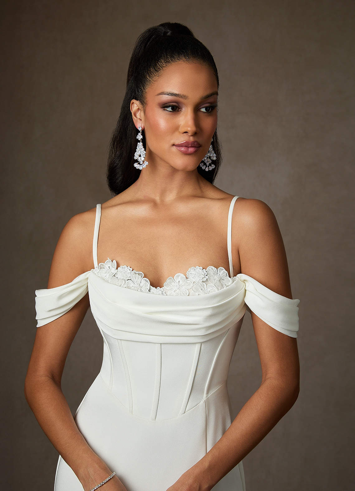 Azazie Viri Robes de mariée Robe Sirène en Crêpe Dos Satin Encolure en Forme de Cœur Blanc De Diamant image5