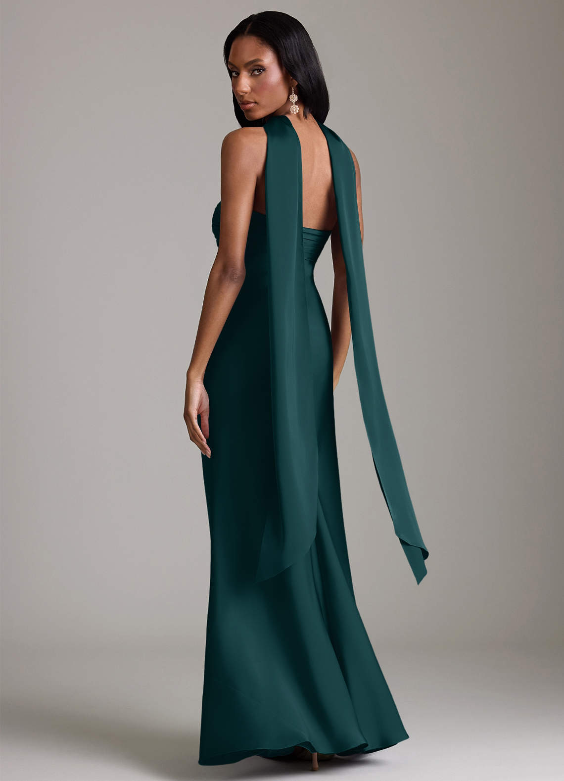 Azazie Saylor Vestidos de damas de honor Vestido de Pino de Satén Elástico de Corte Sirena con Sin tirantes image7