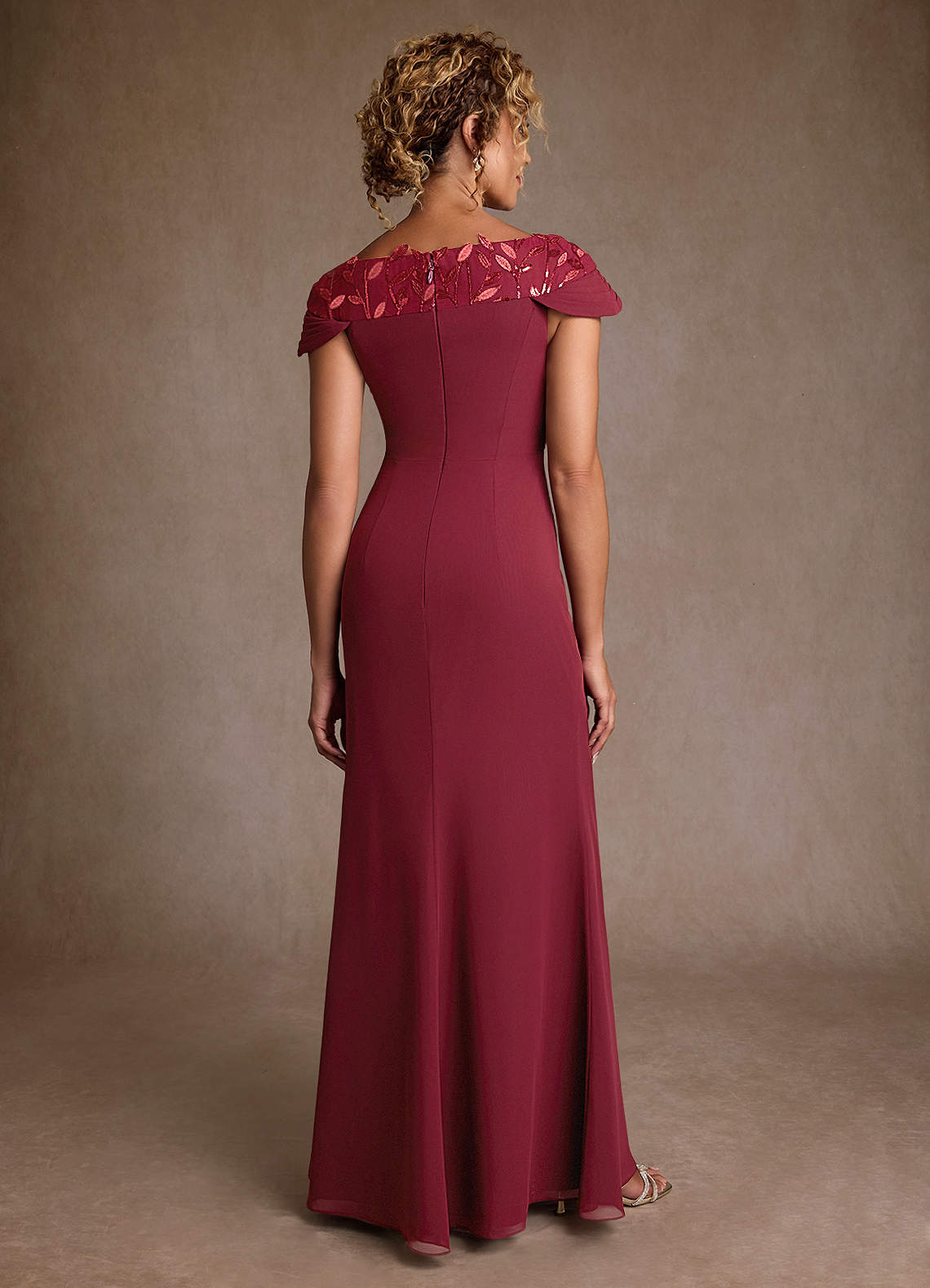 Azazie Betania Mère de la mariée Robes Robe Sirène en Mousseline de soie Paillettes Bourgogne image1