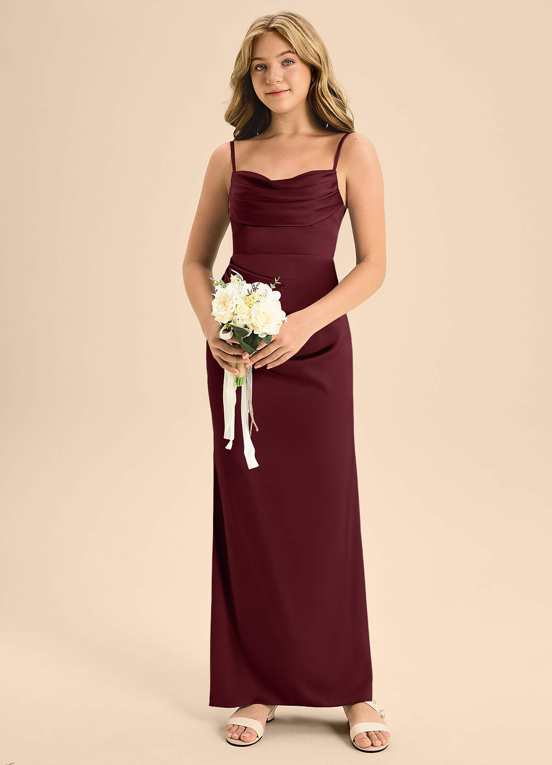 Azazie Mai Junior Vestido Cabernet de Cetim elástico de Linha A com Decote em coração image3