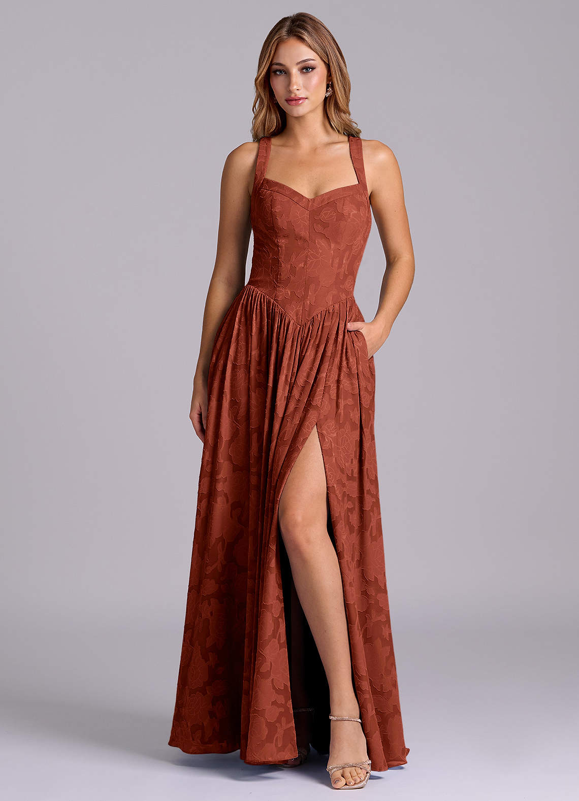 Azazie Francis Robes de demoiselle d'honneur Robe Trapèze en Blumen-Burnout Corset Terracotta image1