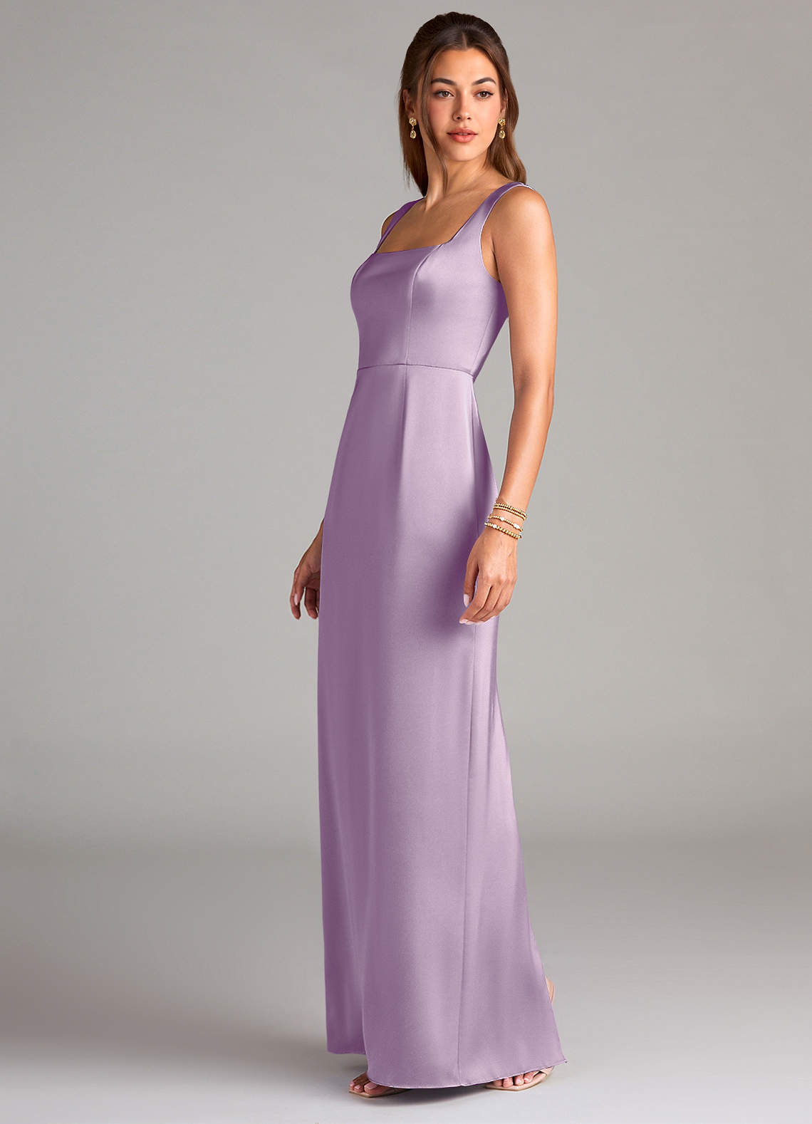 Azazie Flori Vestidos de damas de honor Vestido de Lila Esmerilada de Satén Elástico de Corte Recto con Corte Lateral image3