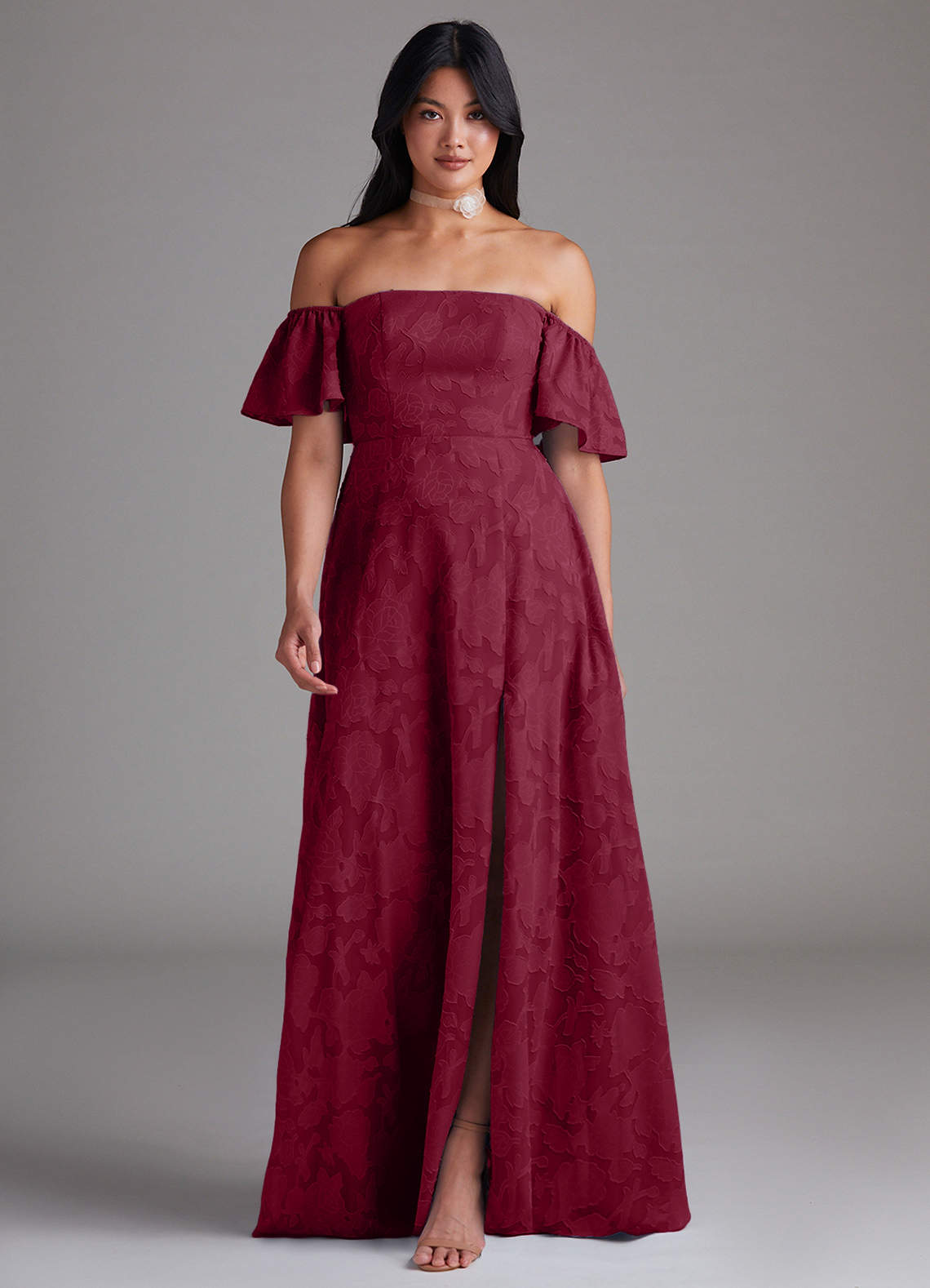 Azazie Sue Robes de demoiselle d'honneur Robe Trapèze Convertible en Blumen-Burnout Épaule décolletée Bourgogne image1