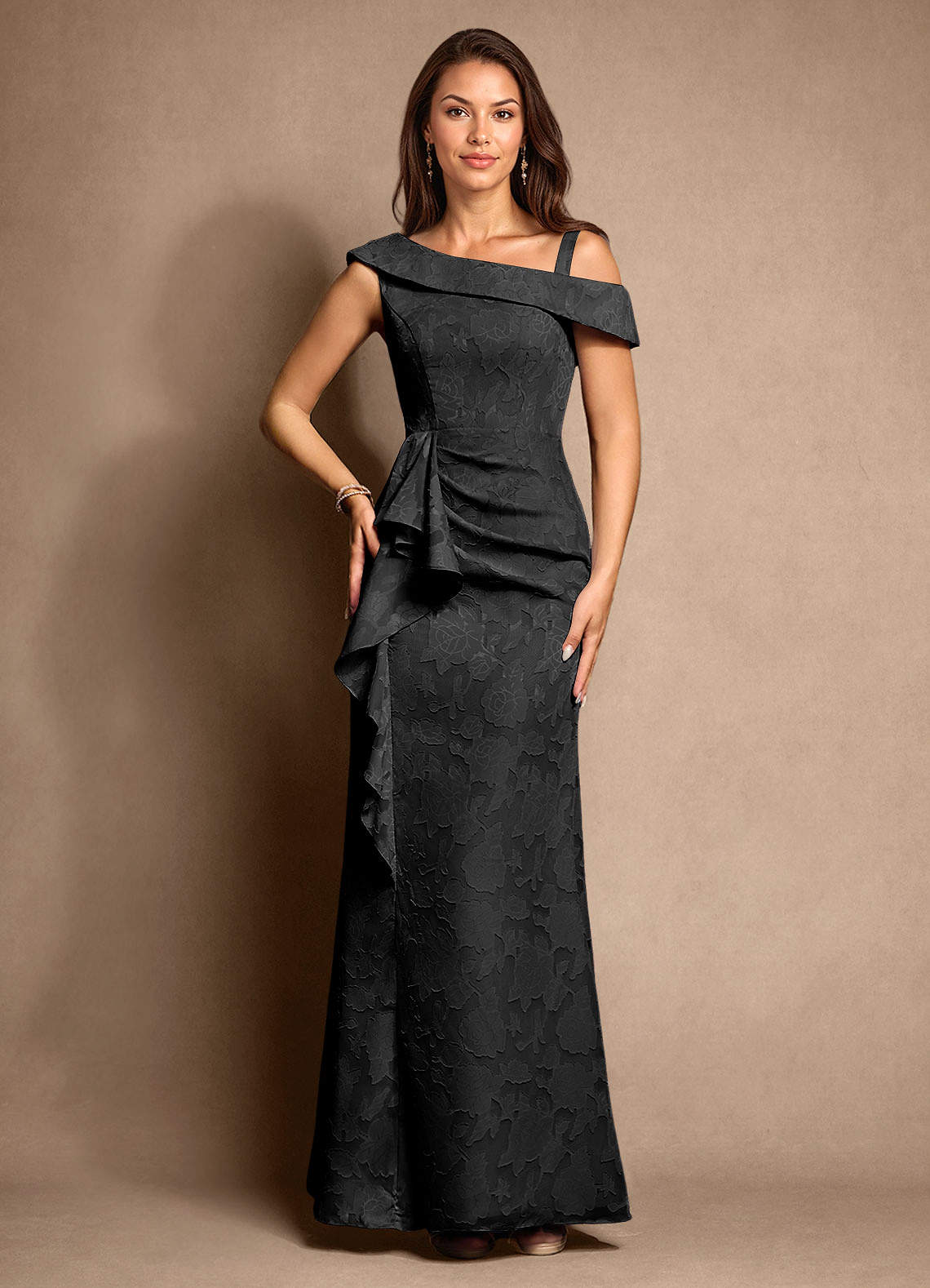Azazie Hamptons vestidos de madre de la novia Vestido de Negro de Devorado Floral de Corte En A con Plisado image5