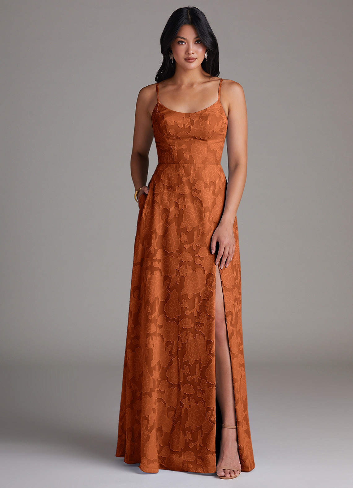 Azazie Moira Suknie dla druhen Linia A Rozcięcie z boku Kwiatowe wypalenie Do ziemi Sukienka image1