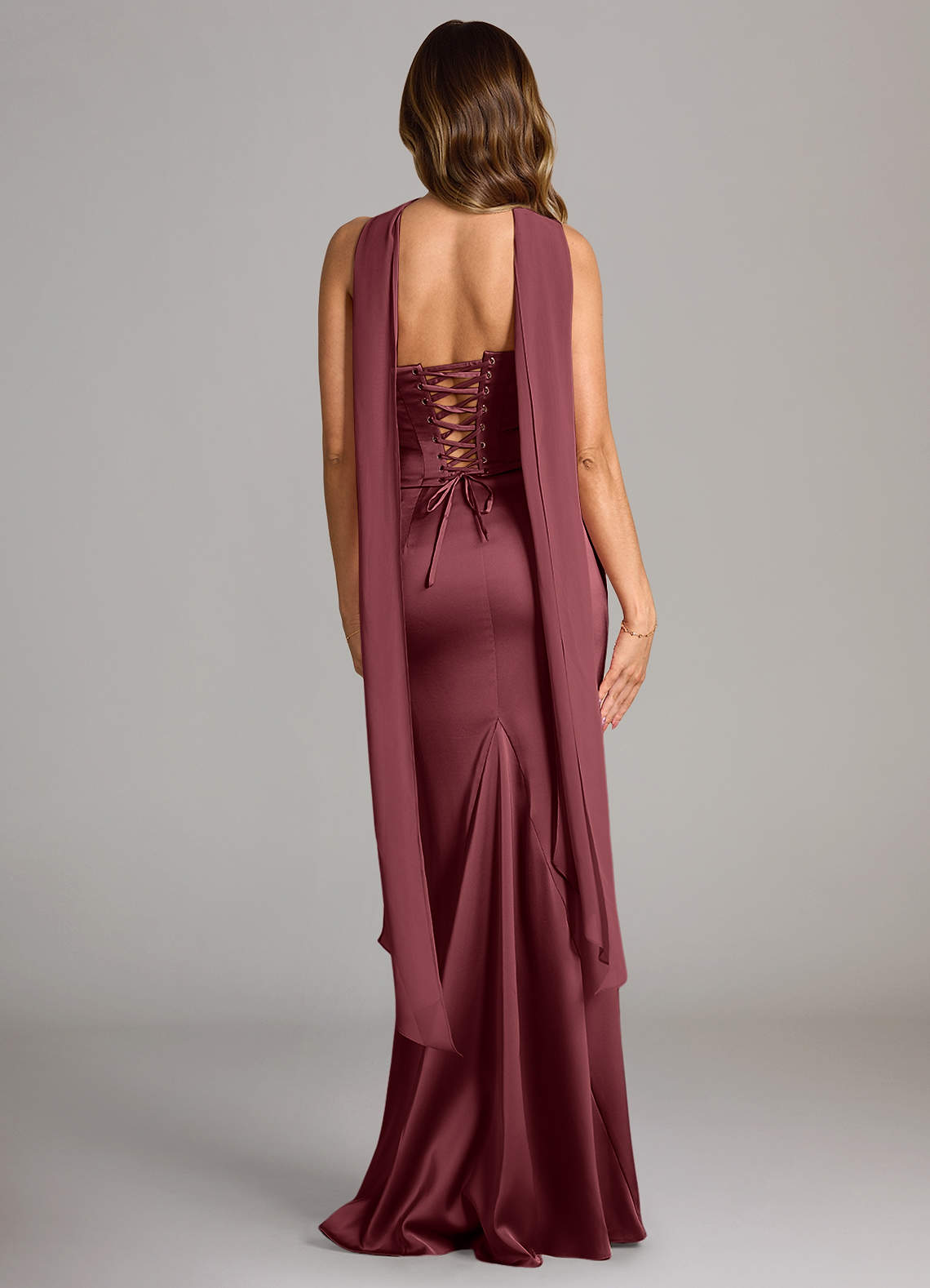Azazie Sorrel Jurken voor bruidsmeisjes Converteerbaar Jurk van Stretch Satijn met Zeemeermin Strapless Merlot image1