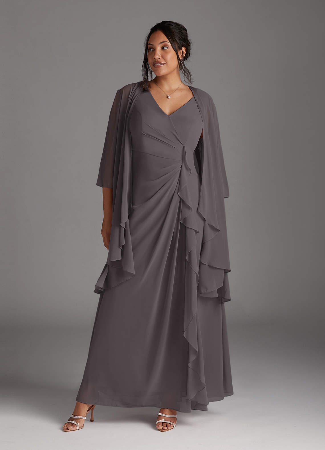 Azazie Manuella Mère de la mariée Robes Robe Trapèze en Mousseline de soie Col V plissé Gris Acier image1