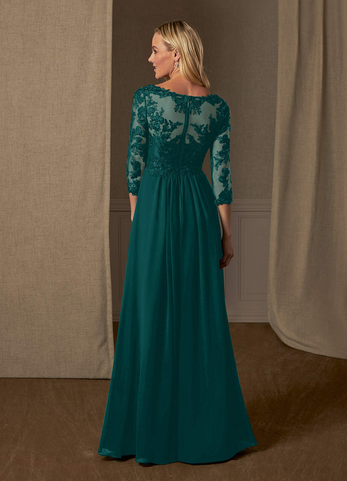 Elegant Green Lace Long Sleeves Mother of the Bride Dresses Chiffon Floor  Length