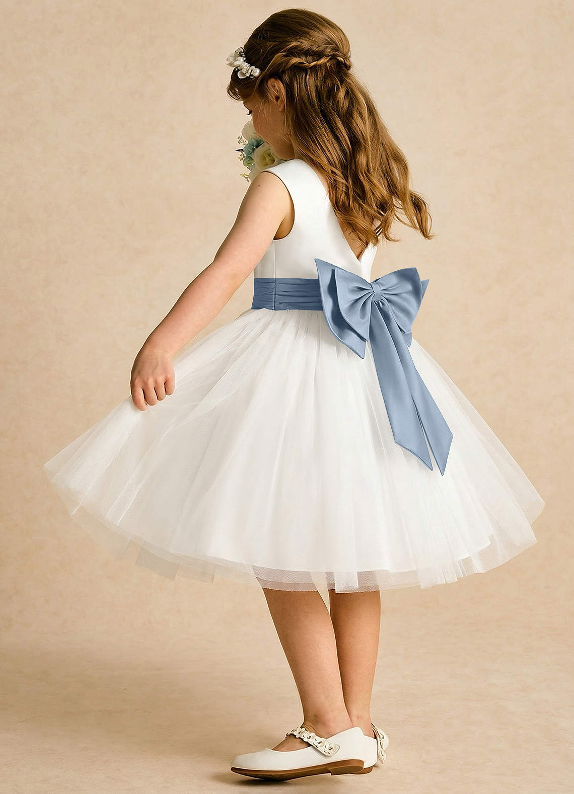 Azazie Sosie Vestidos de florista Vestido Marfim Azul Empoeirado de Tule de Linha A com Plissado image3