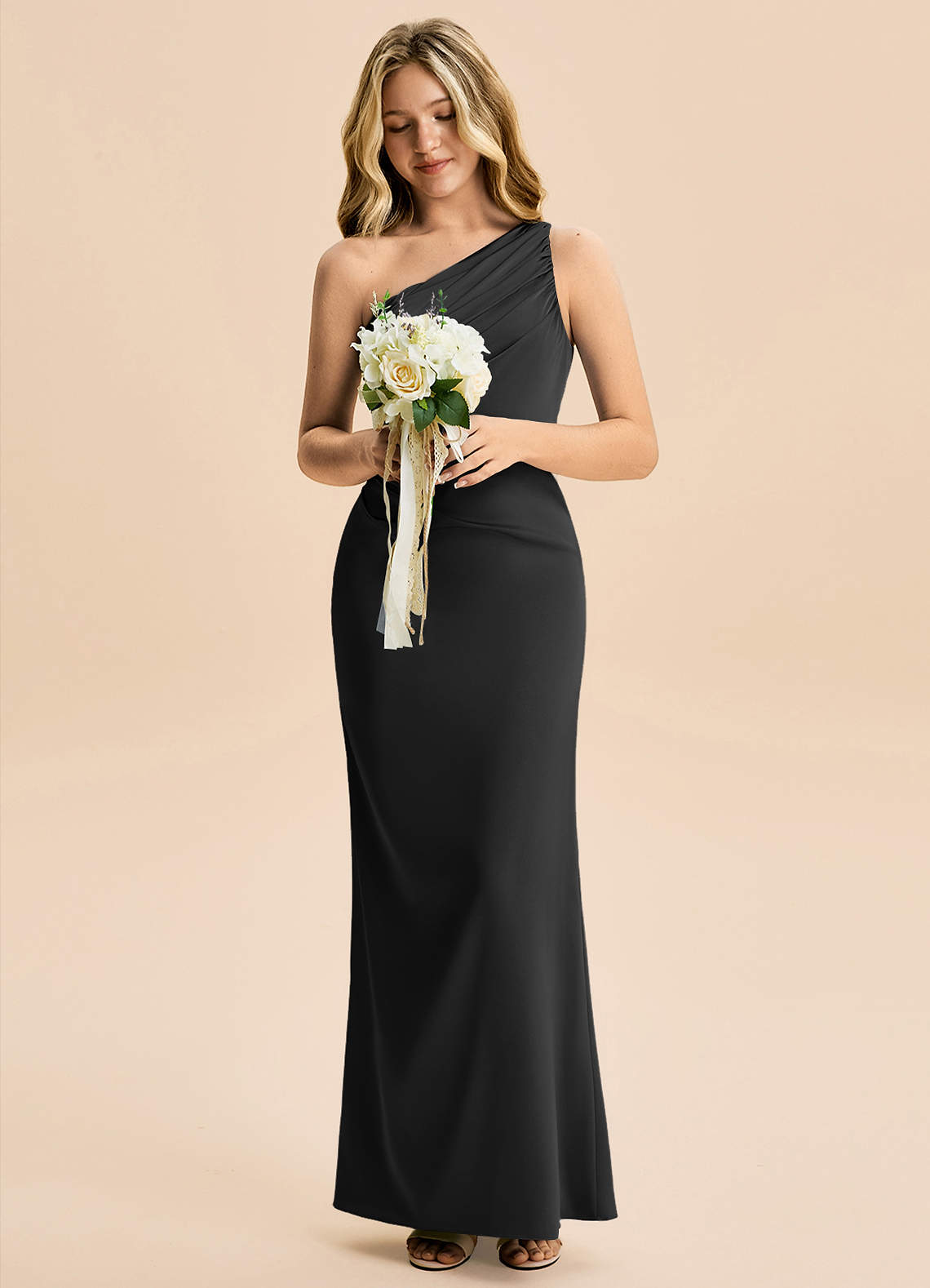 Azazie Akilah Junior Robe Fourreau en Satin extensible Plissée Noir image3