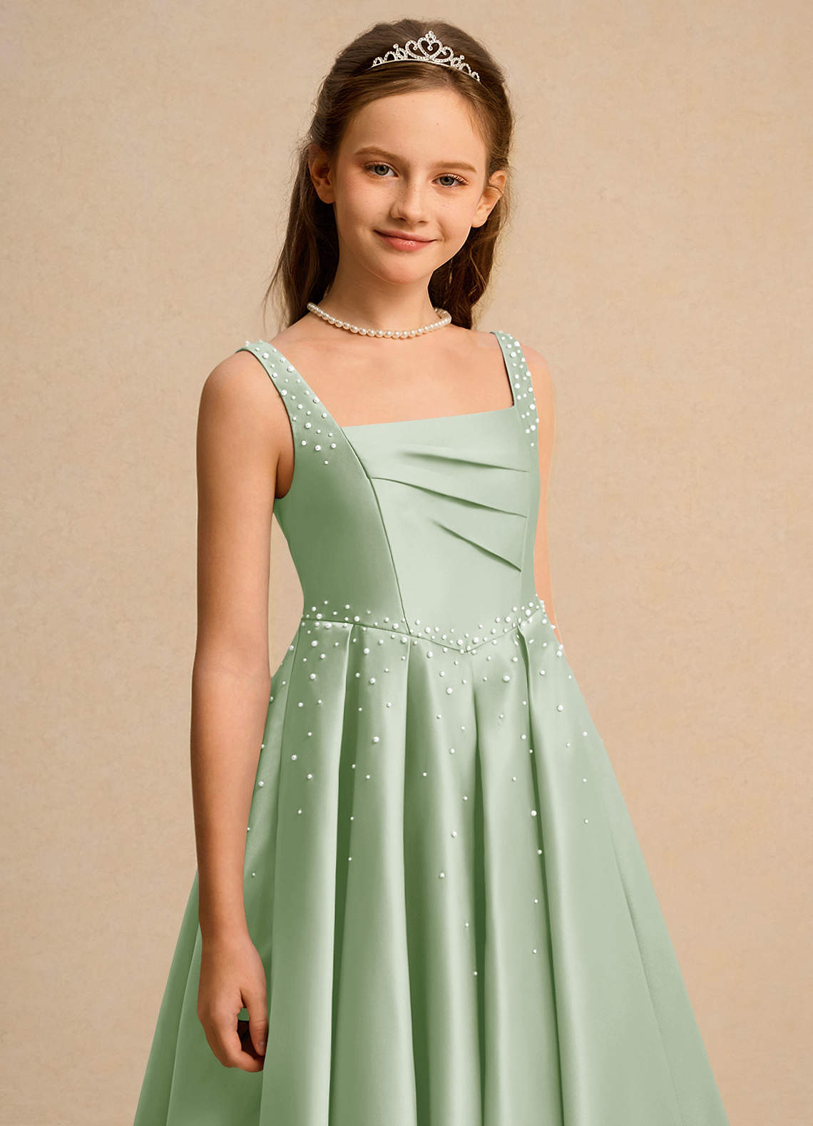 Azazie Mochi Girls Formal Vestidos de florista Vestido Dusty Sage de Cetim fosco de Vestido de baile com Plissado image6