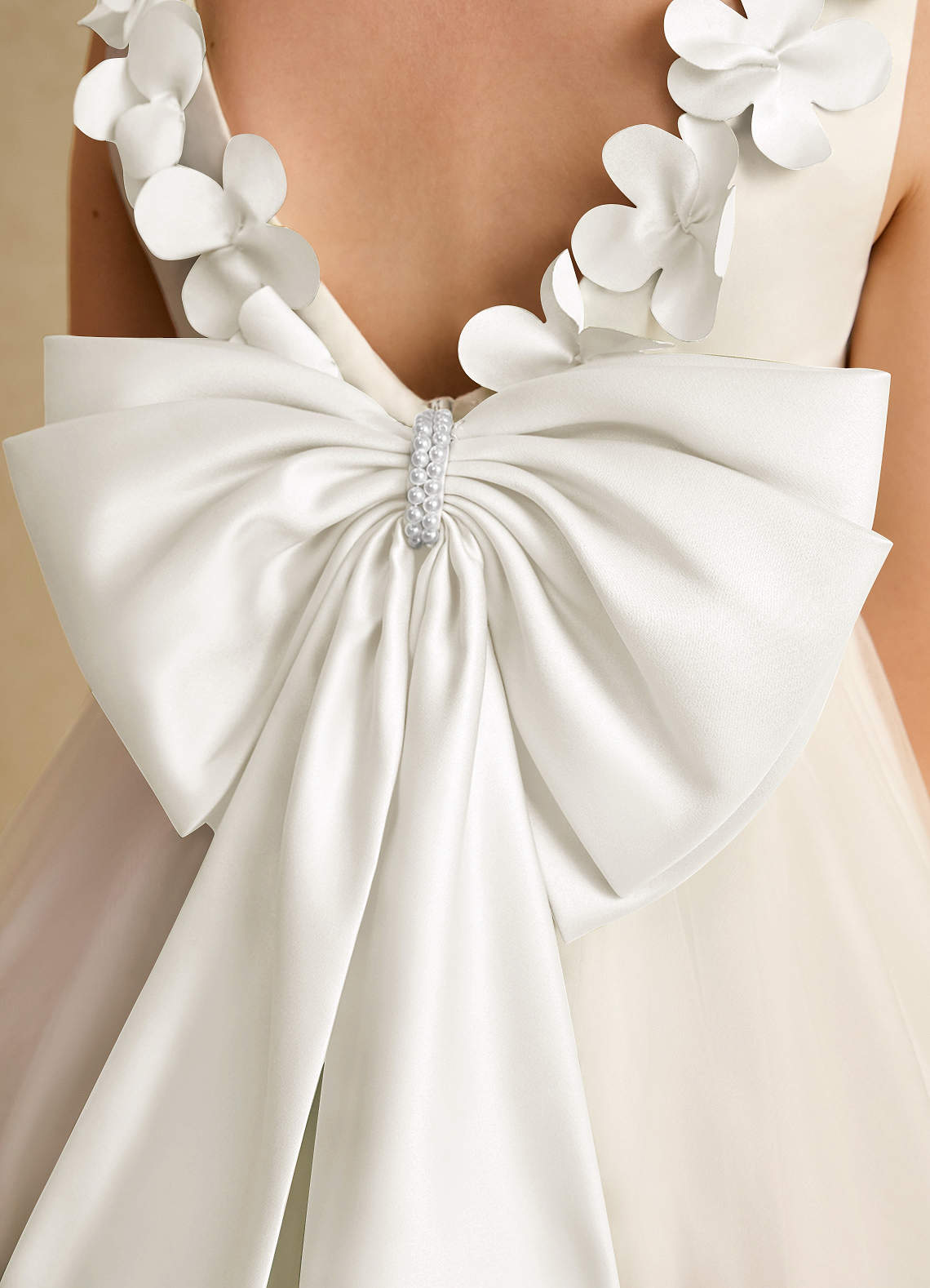 Azazie Lilli Robe Demoiselle D'honneur Fillette Robe Trapèze en Tulle Arc Ivoire image5