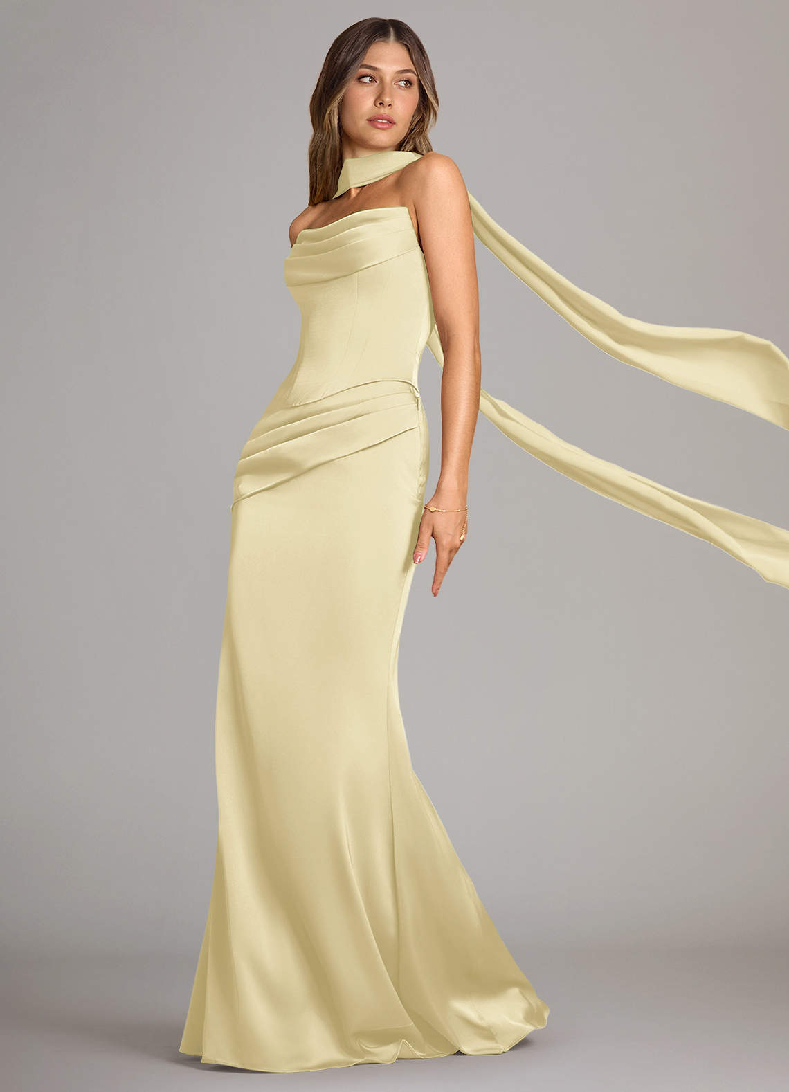 Azazie Sorrel Robes de demoiselle d'honneur Robe Sirène Convertible en Satin extensible Sans bretelles Sorbet Citron image4