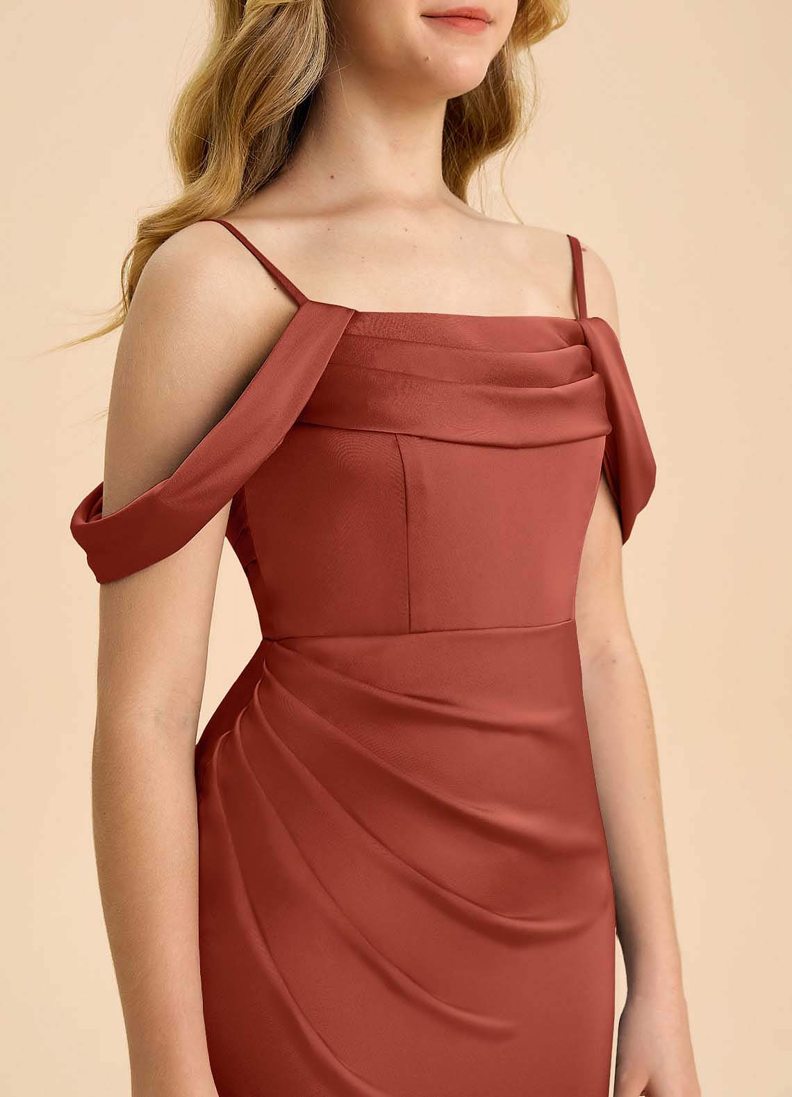 Azazie Saige Junior Robe Fourreau en Satin extensible Épaule décolletée Terracotta image5