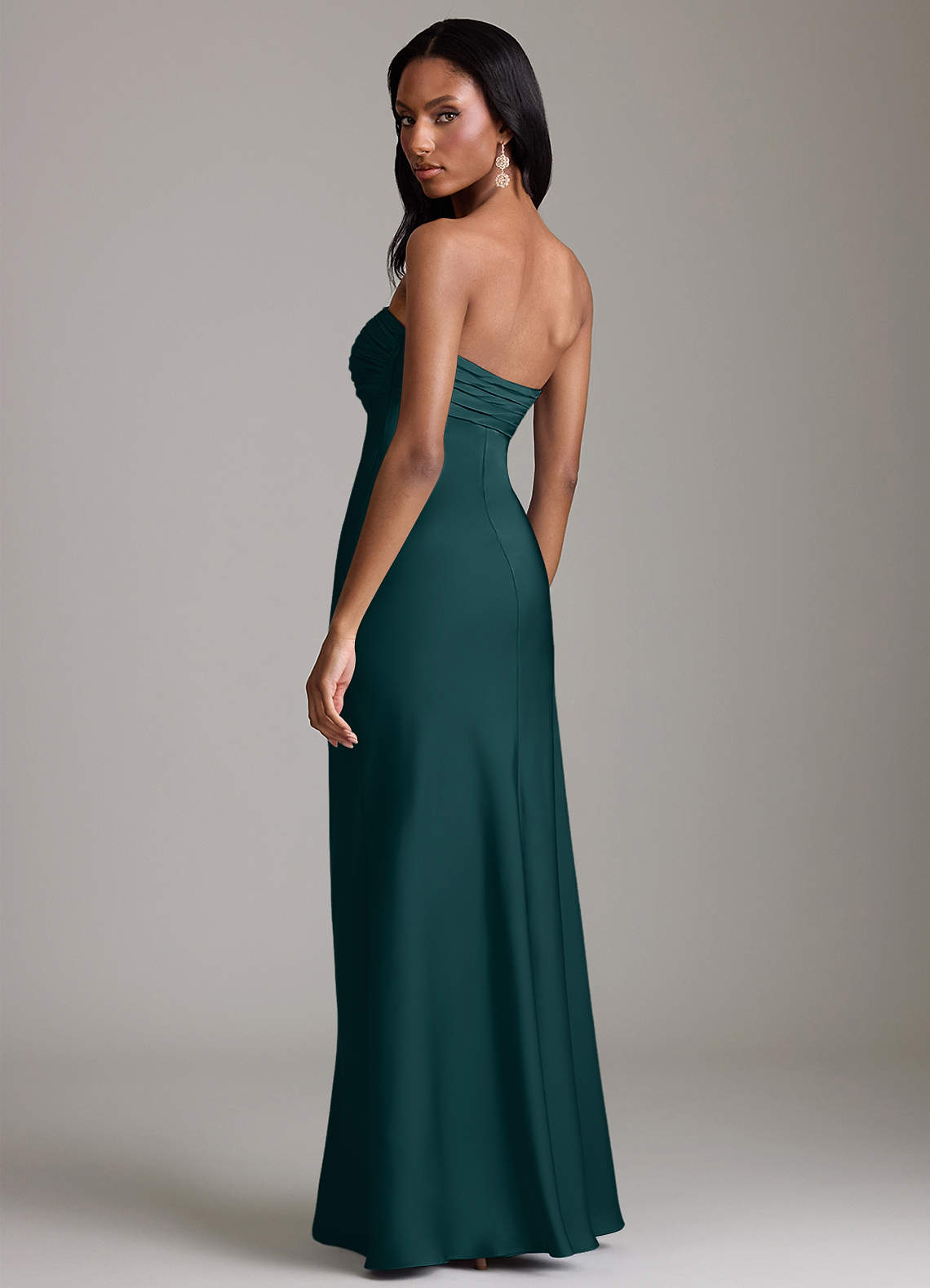 Azazie Saylor Vestidos de damas de honor Vestido de Pino de Satén Elástico de Corte Sirena con Sin tirantes image4