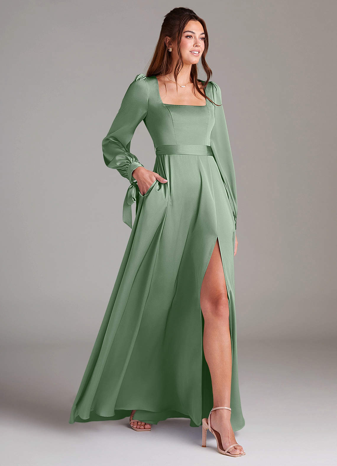 Azazie Leonia Robes de demoiselle d'honneur Robe Trapèze en Satin extensible Manche longue Matcha image3